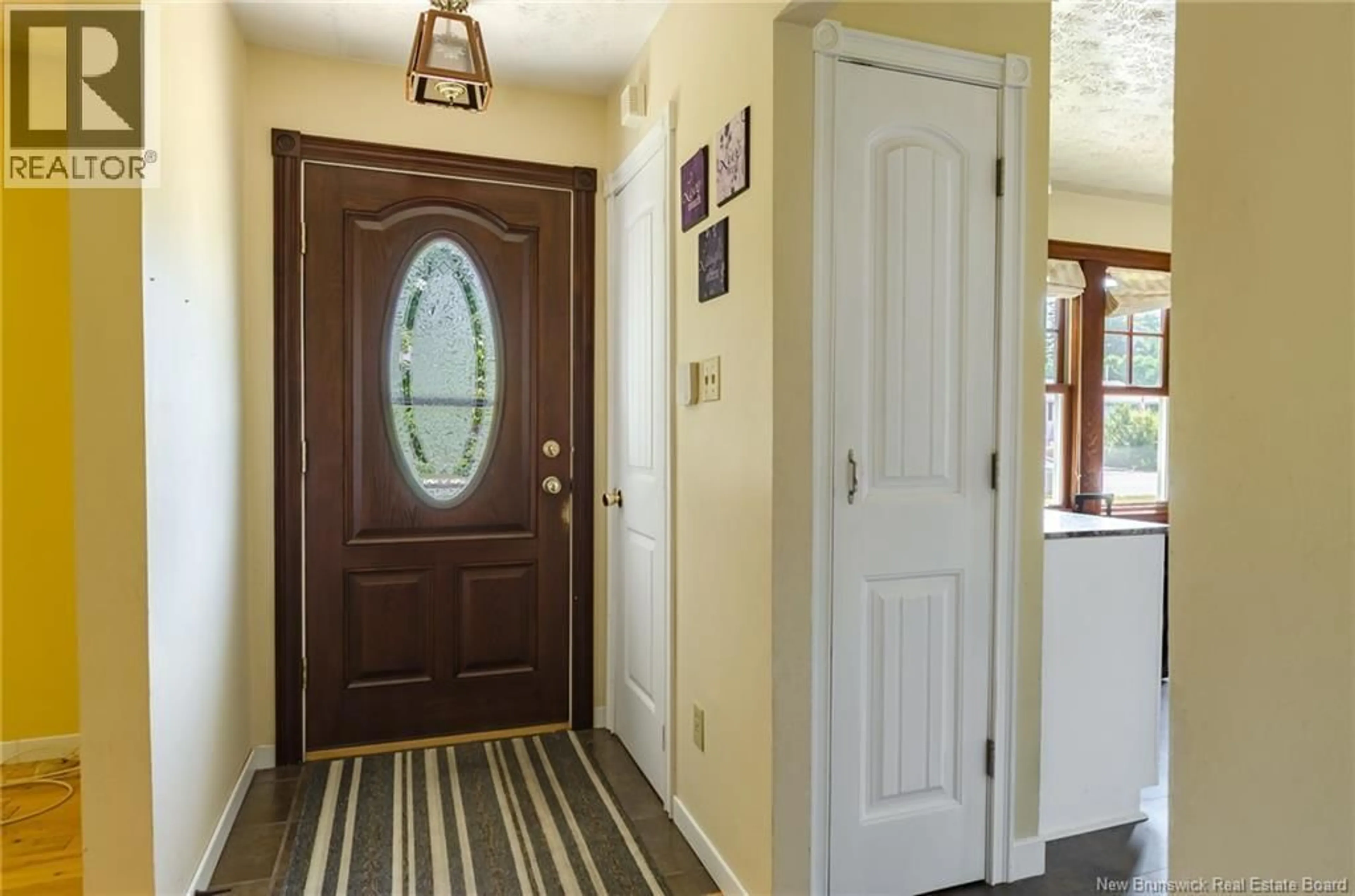 Indoor entryway for 439 SUMMIT DRIVE, Saint John New Brunswick E2J3Y9