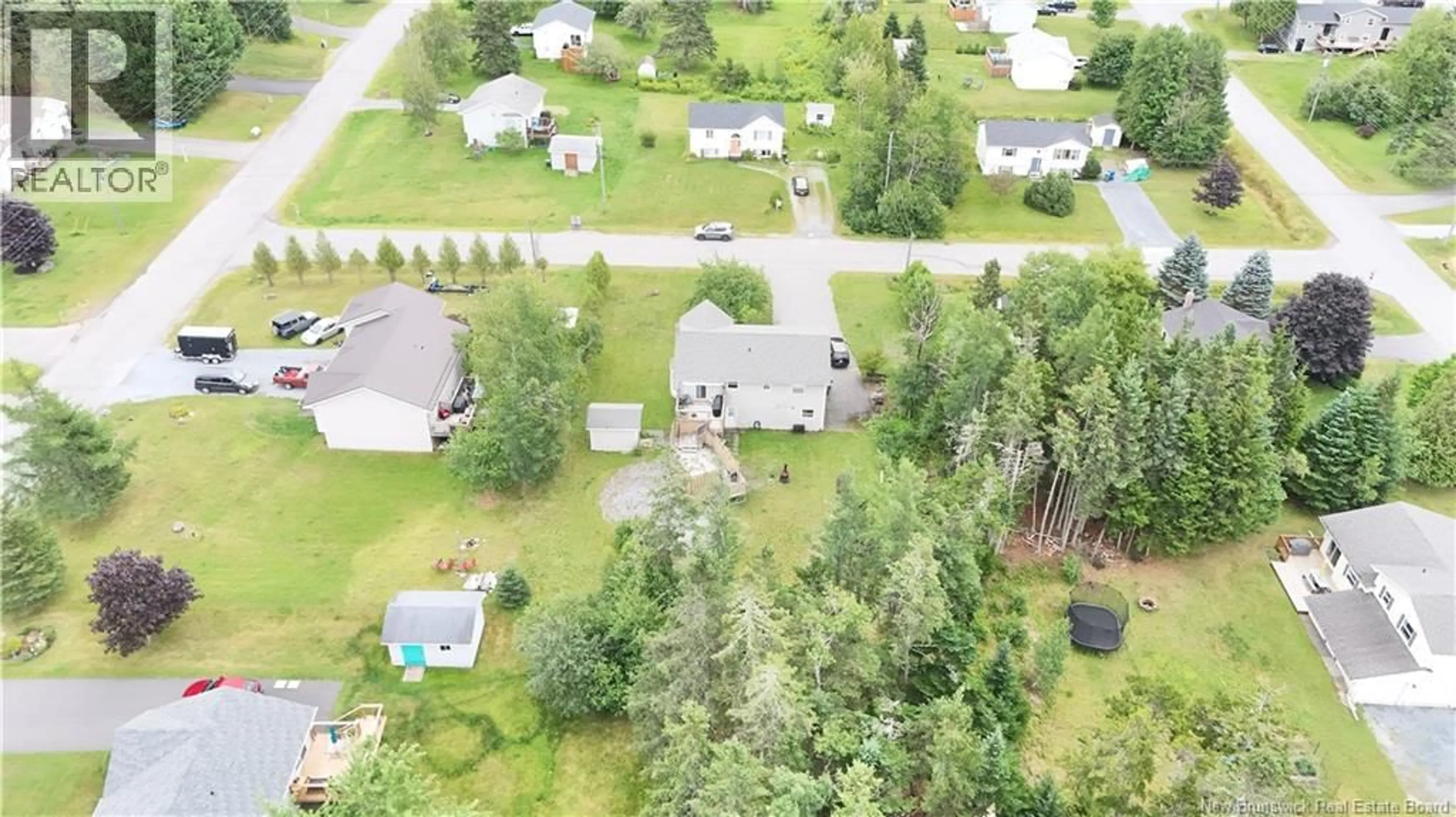 A pic from outside/outdoor area/front of a property/back of a property/a pic from drone, unknown for 6 DAWSON STREET, Quispamsis New Brunswick E2E5Y9