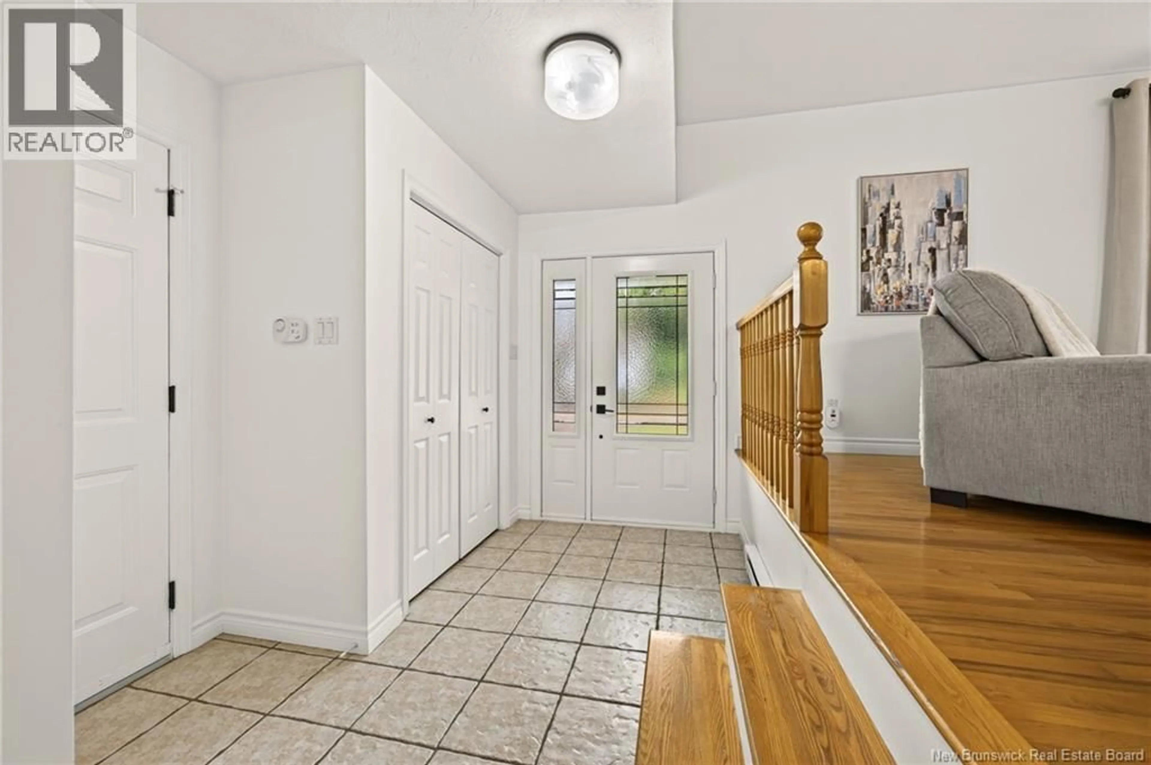 Indoor entryway for 33 ROBICHAUD COURT, Dieppe New Brunswick E1A7E4