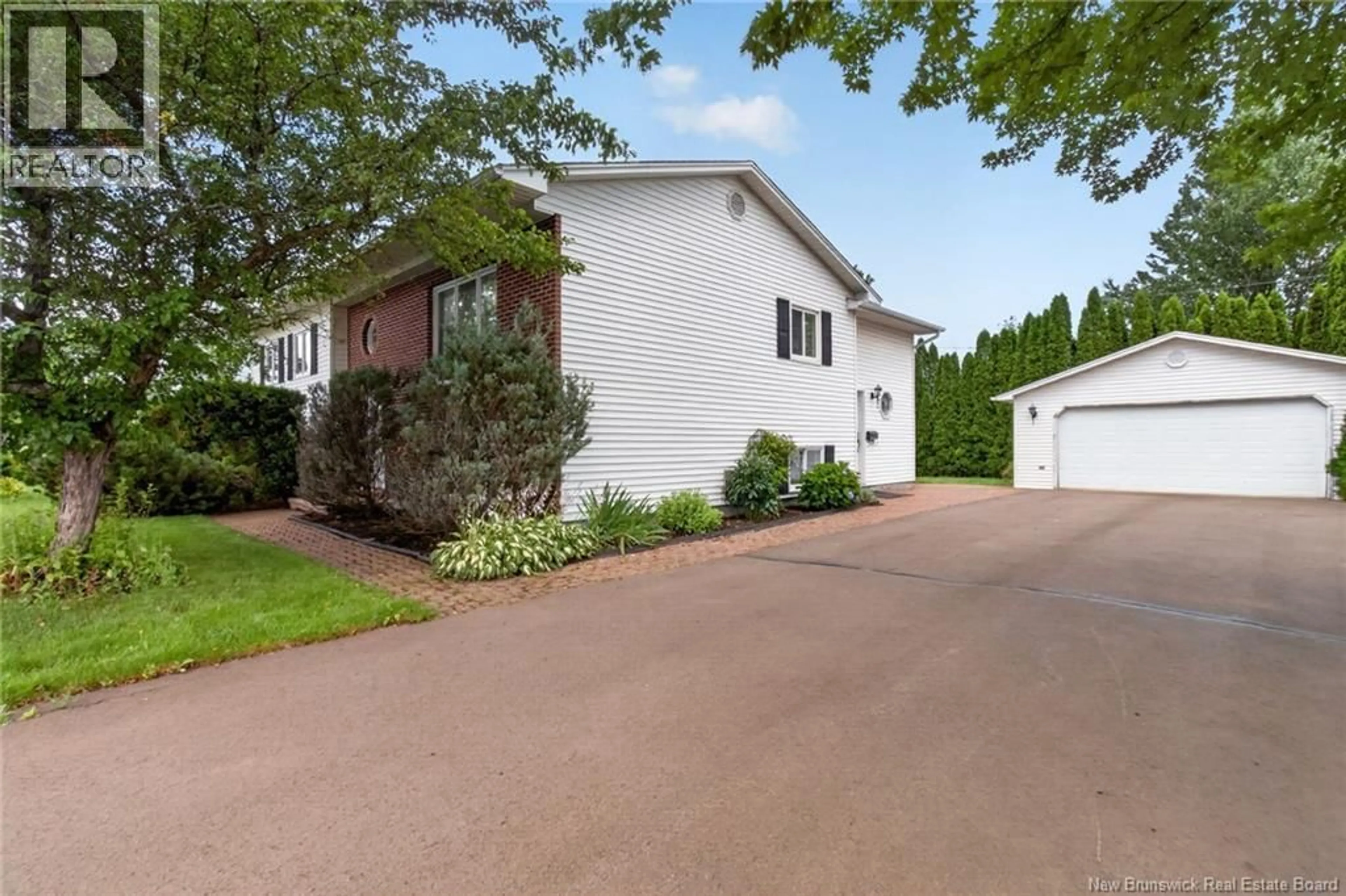 Unknown for 343 GLENCAIRN DRIVE, Moncton New Brunswick E1G2B3