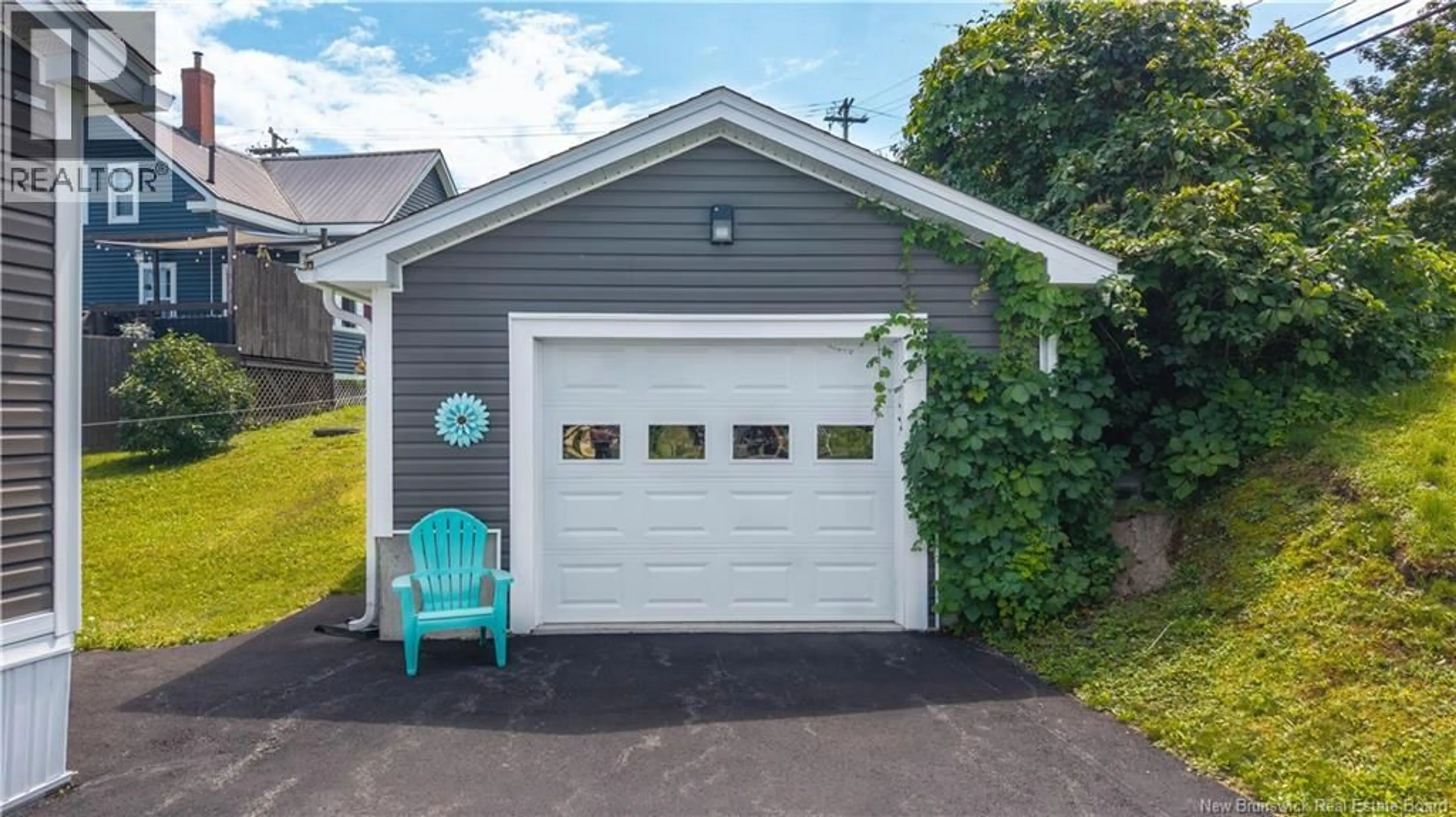 Indoor garage for 4 NORTH STREET, St George New Brunswick E5C3K7