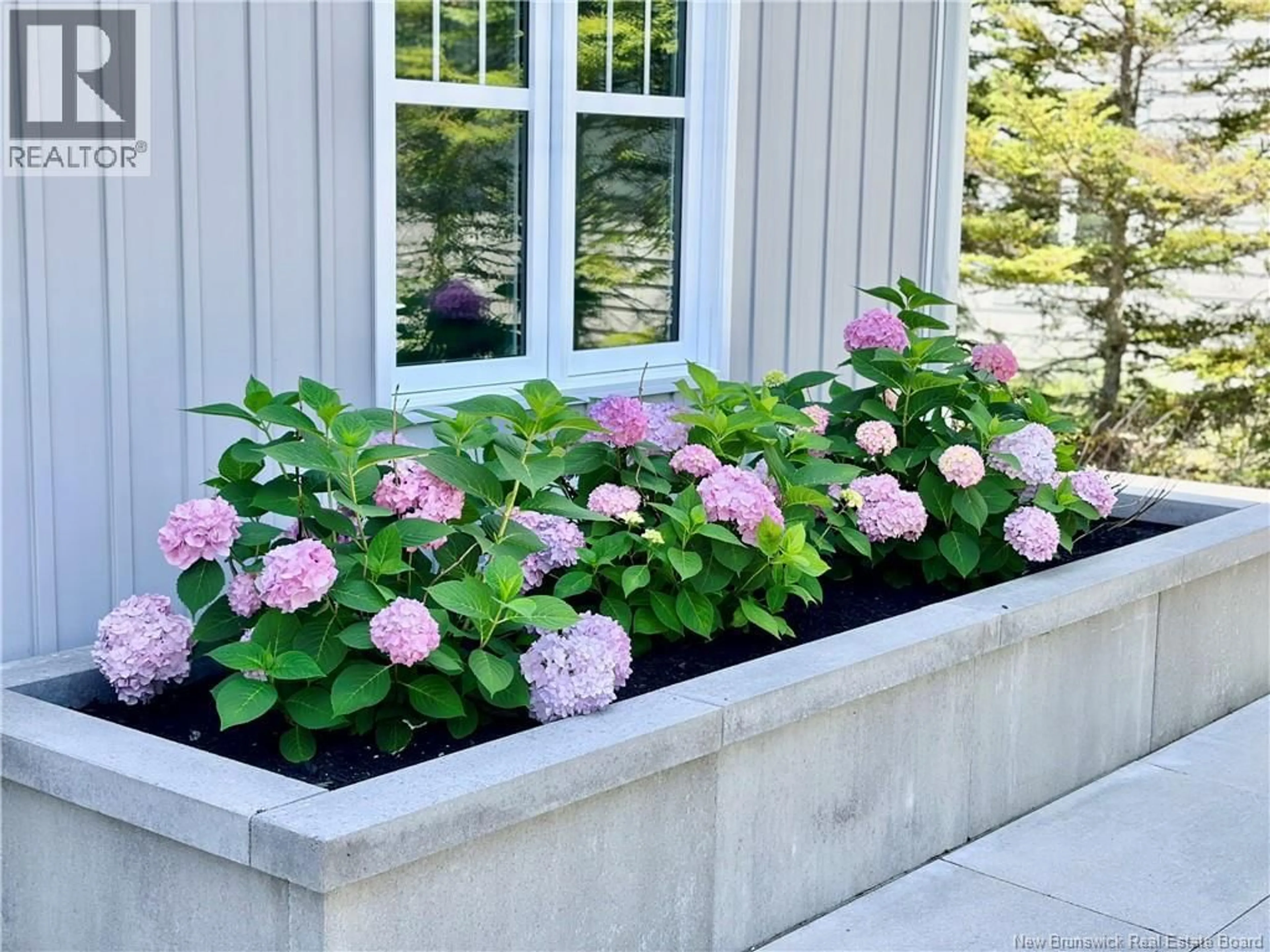 Patio, street for 1635 QUEEN ELIZABETH DRIVE, Bathurst New Brunswick E2A2V7