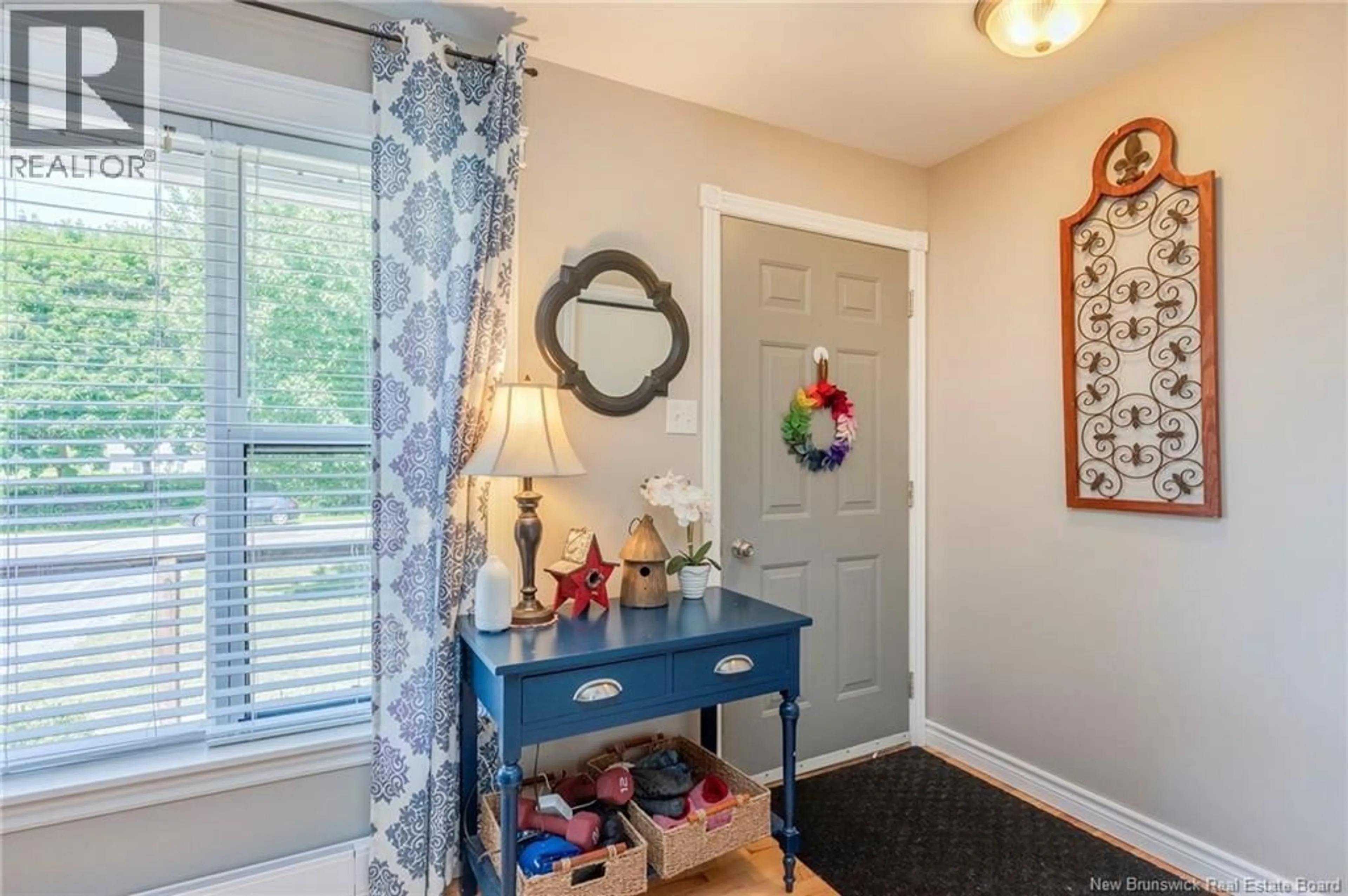 Indoor entryway for 28 LOYALIST DRIVE, Hampton New Brunswick E5N5V6