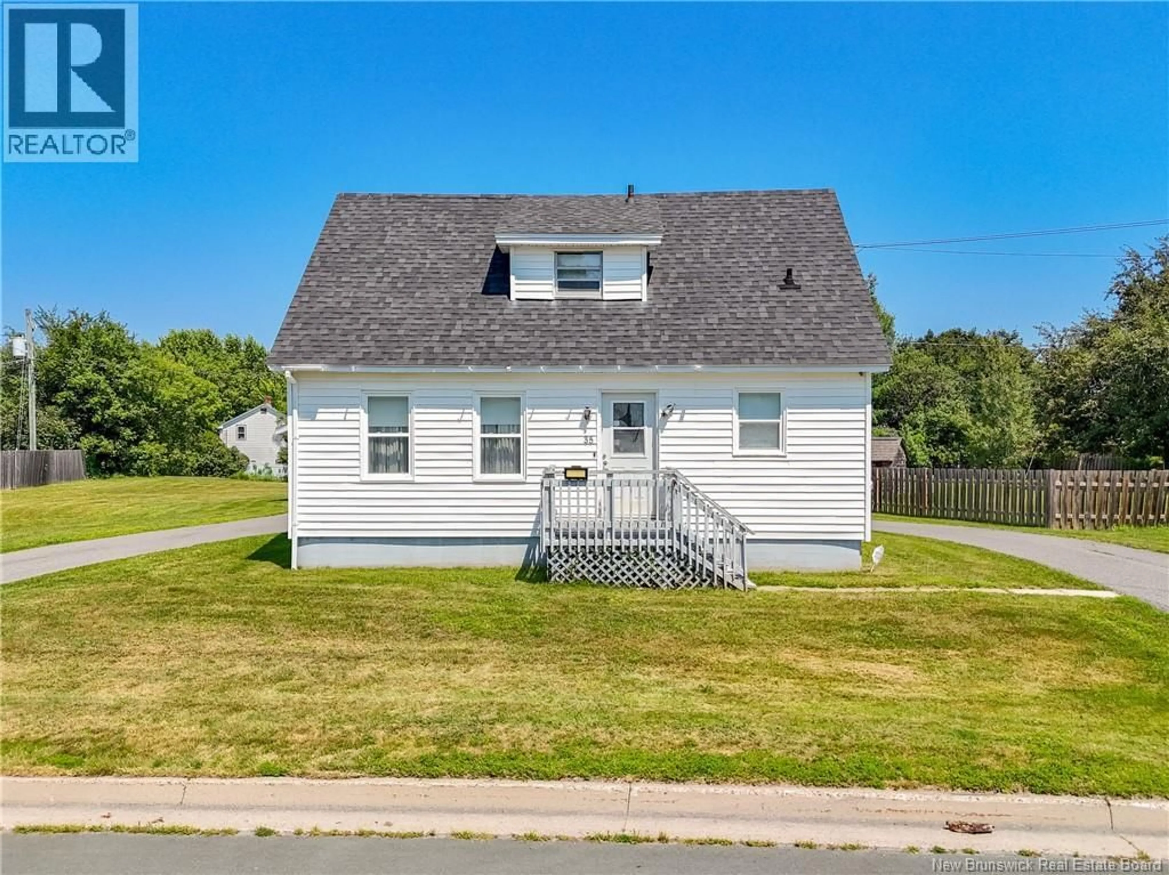 A pic from outside/outdoor area/front of a property/back of a property/a pic from drone, street for 35 CORONATION STREET, Fredericton New Brunswick E3A4K5