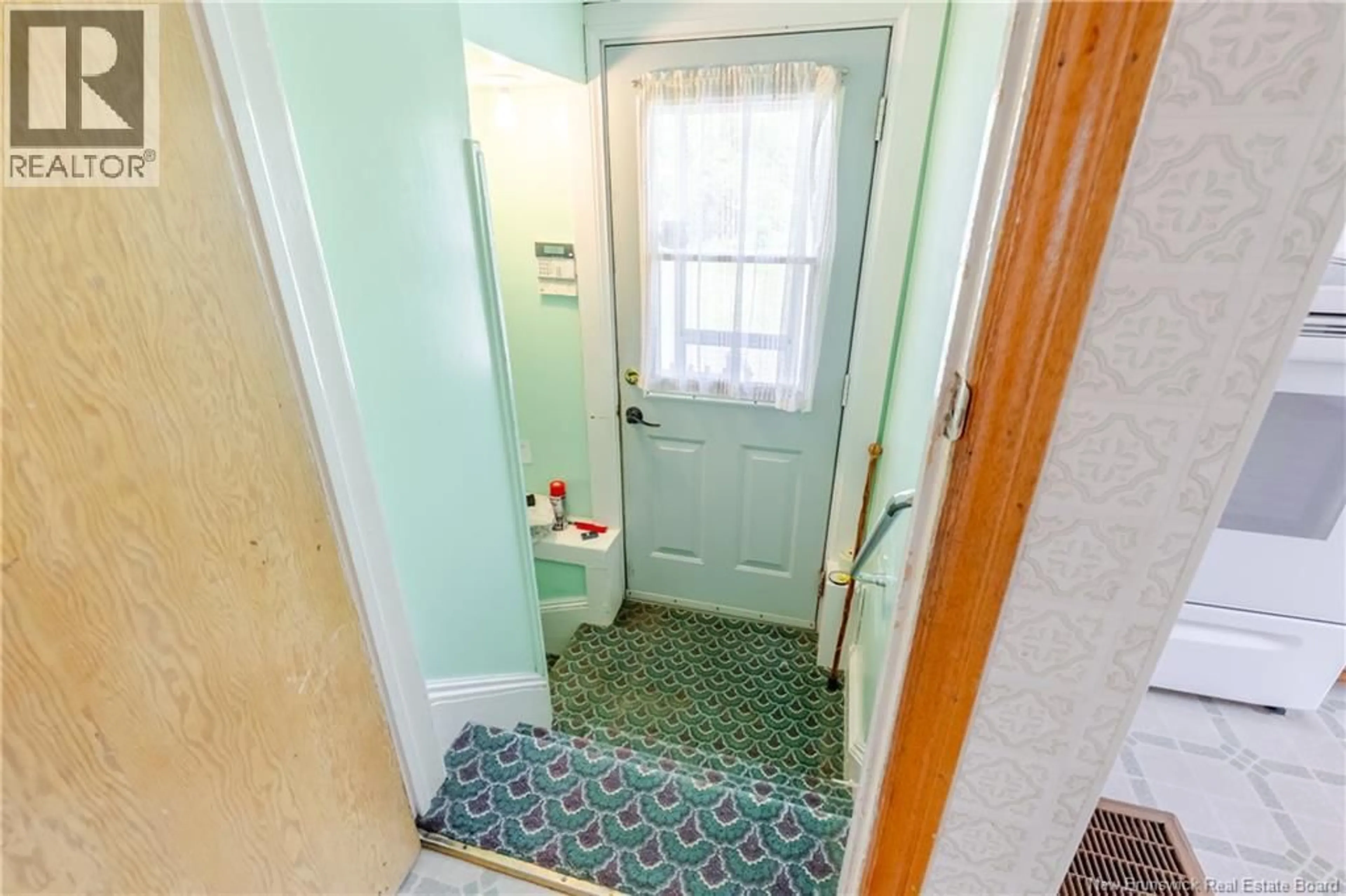 Standard bathroom, ceramic/tile floor for 35 CORONATION STREET, Fredericton New Brunswick E3A4K5