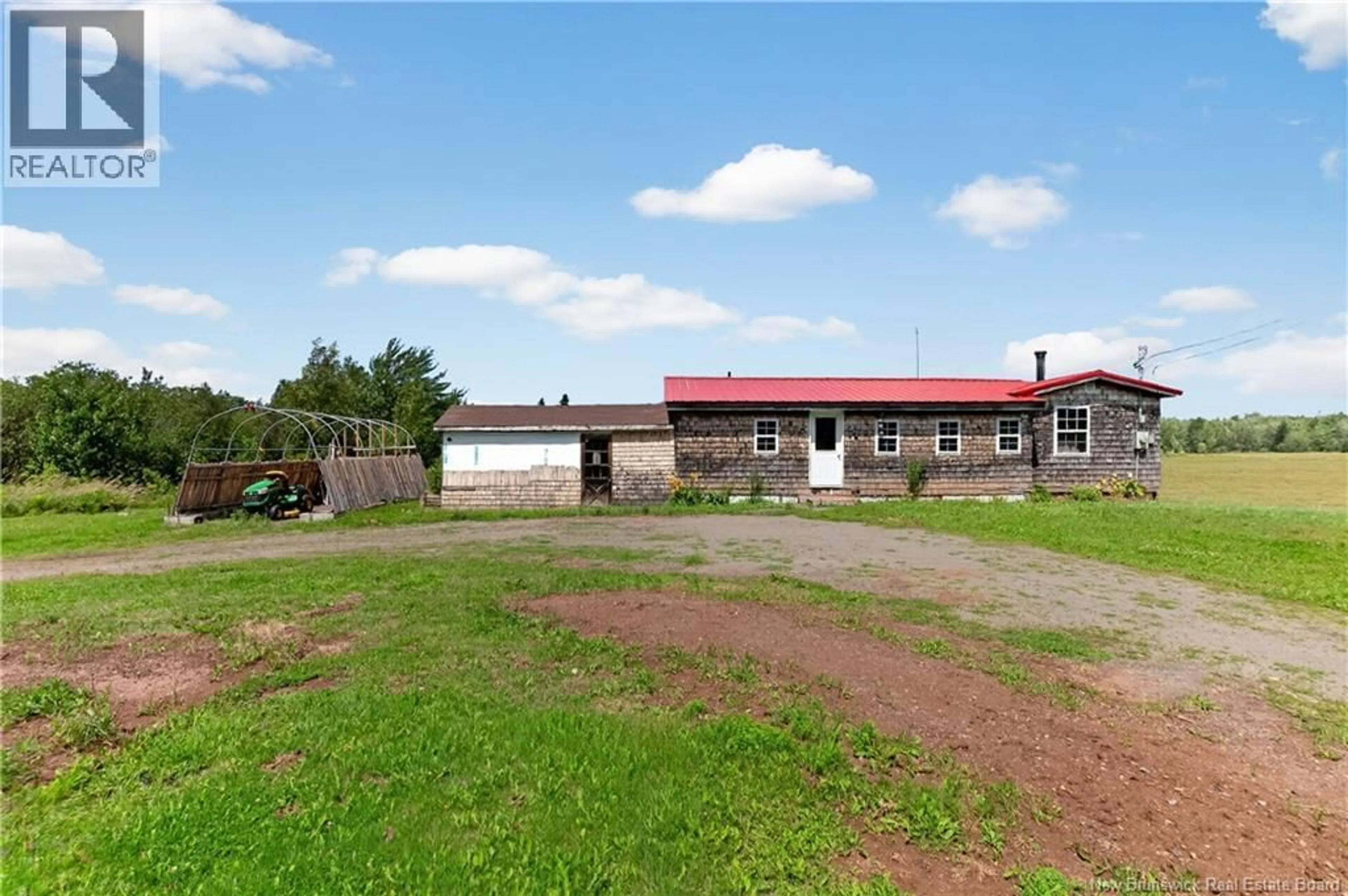 A pic from outside/outdoor area/front of a property/back of a property/a pic from drone, building for 460 MIDDLESEX, Colpitts Settlement New Brunswick E4J1H6