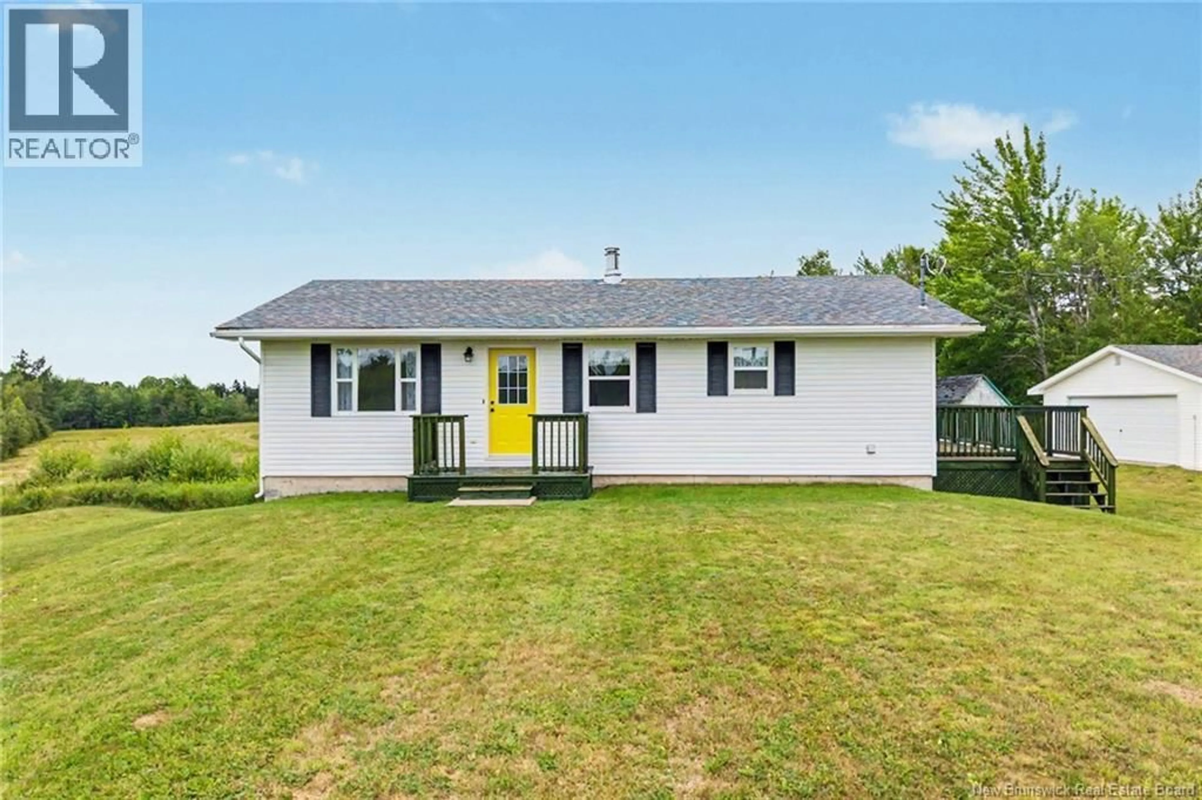 Home with vinyl exterior material, unknown for 10852 ROUTE 10, Youngs Cove New Brunswick E4C2G1