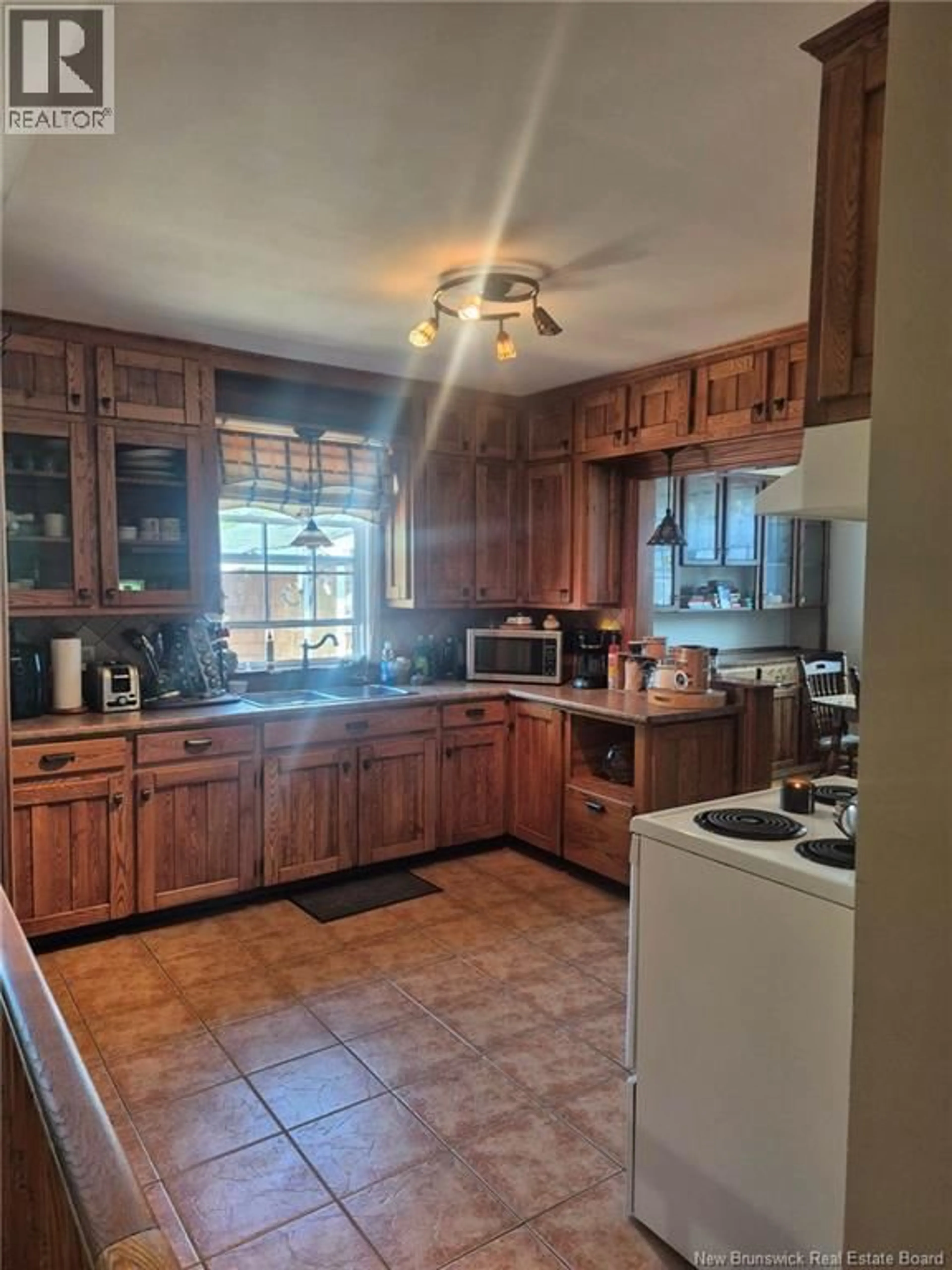 Standard kitchen, unknown for 61 CARNEY AVENUE, Moncton New Brunswick E1C4H6