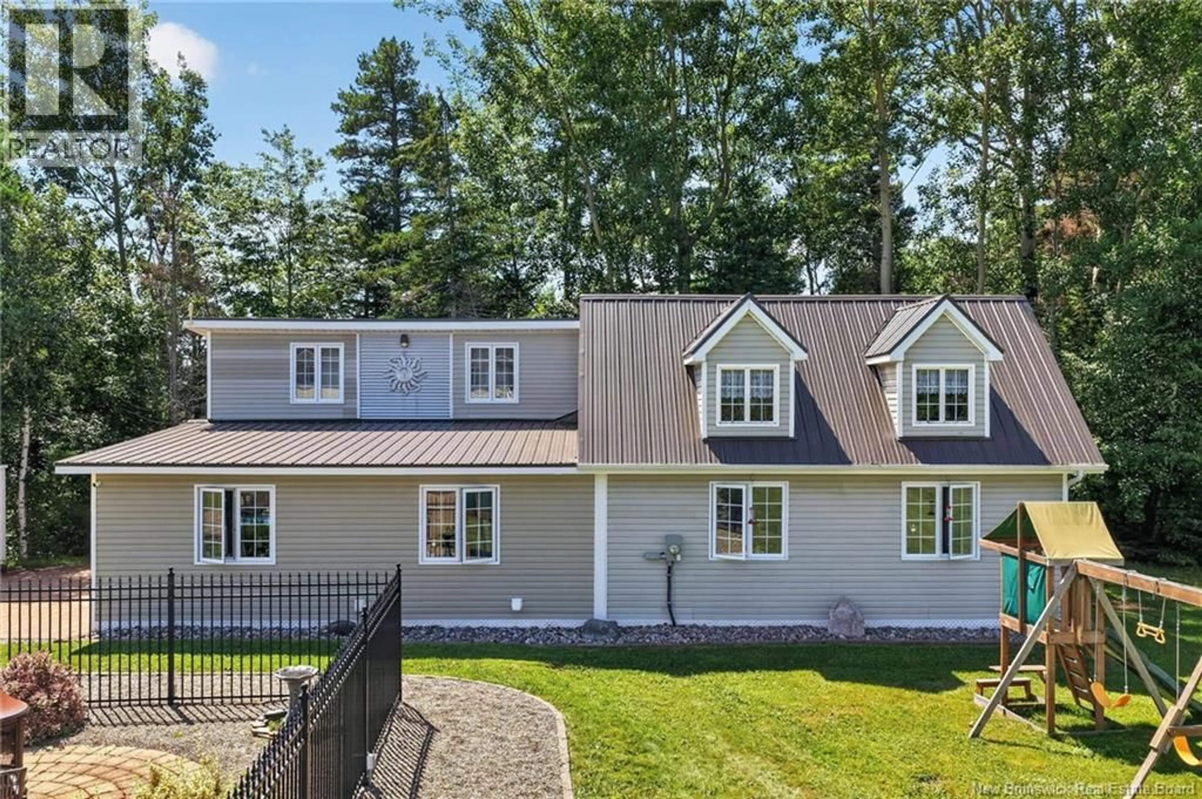 Home with vinyl exterior material, unknown for 25 GERVIC CRESCENT, Grand-Barachois New Brunswick E4P7N7
