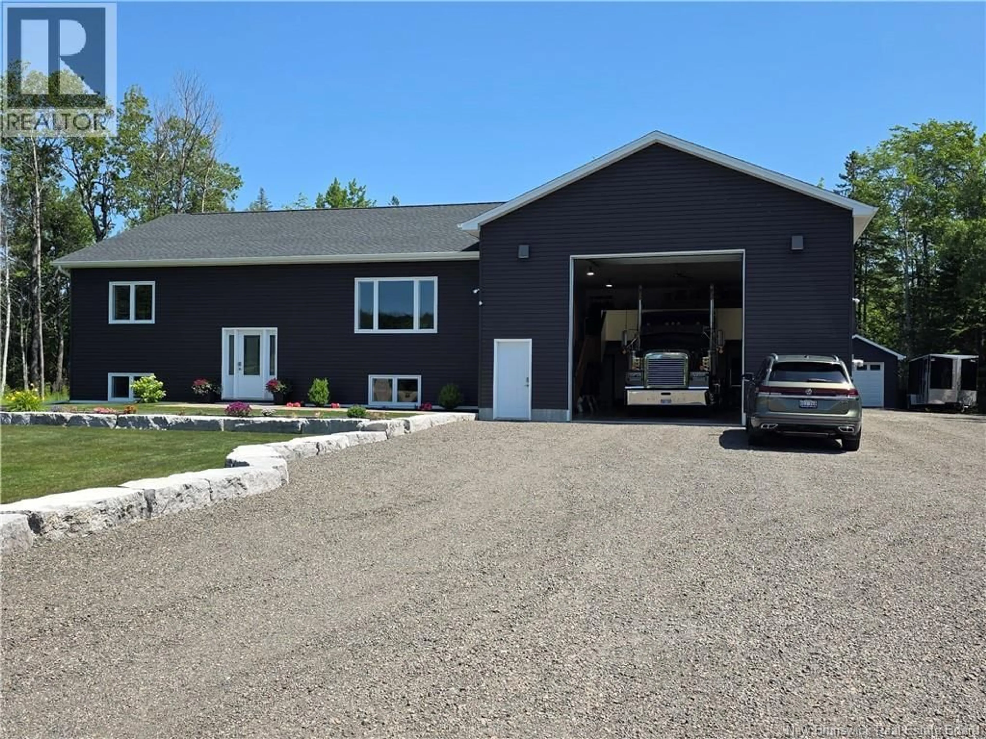 Indoor garage for 4419 RTE 115, Saint-Antoine New Brunswick E4V2Z5
