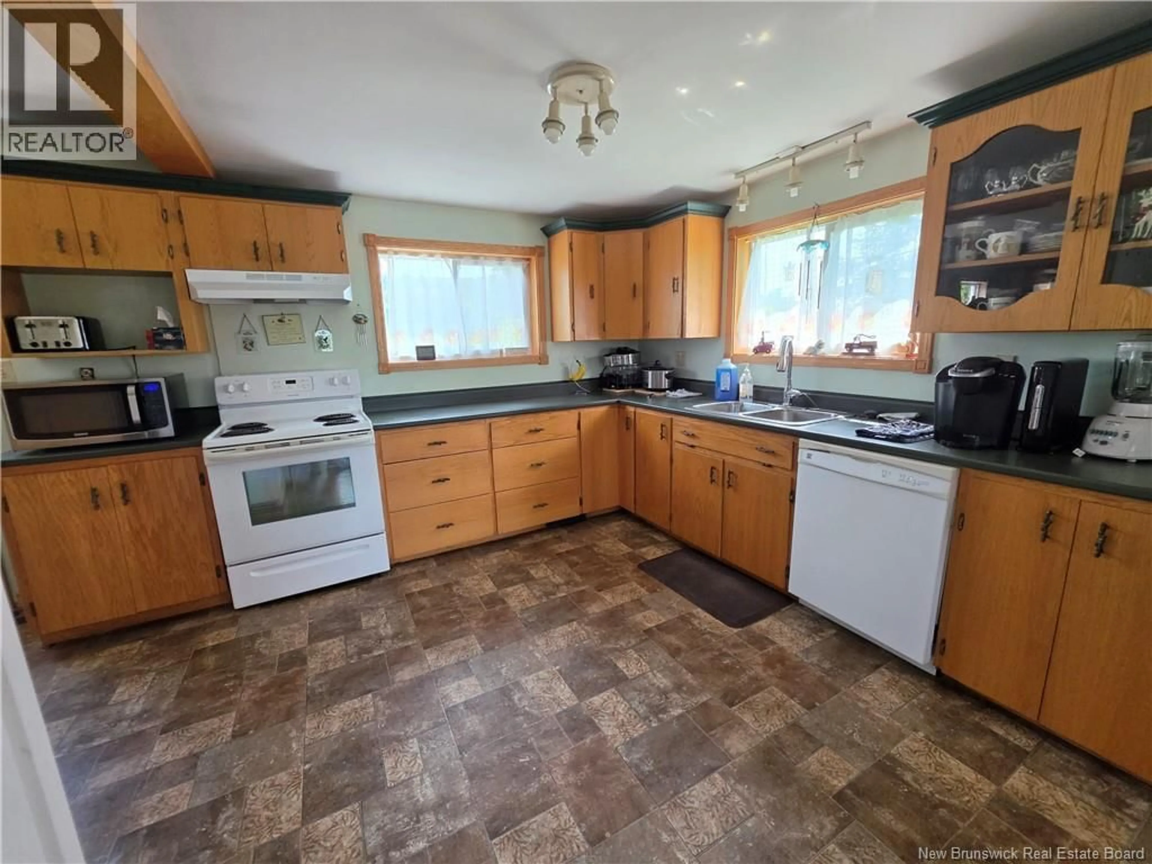 Standard kitchen, ceramic/tile floor for 11620 ROUTE 105, Kilburn New Brunswick E7H3W4