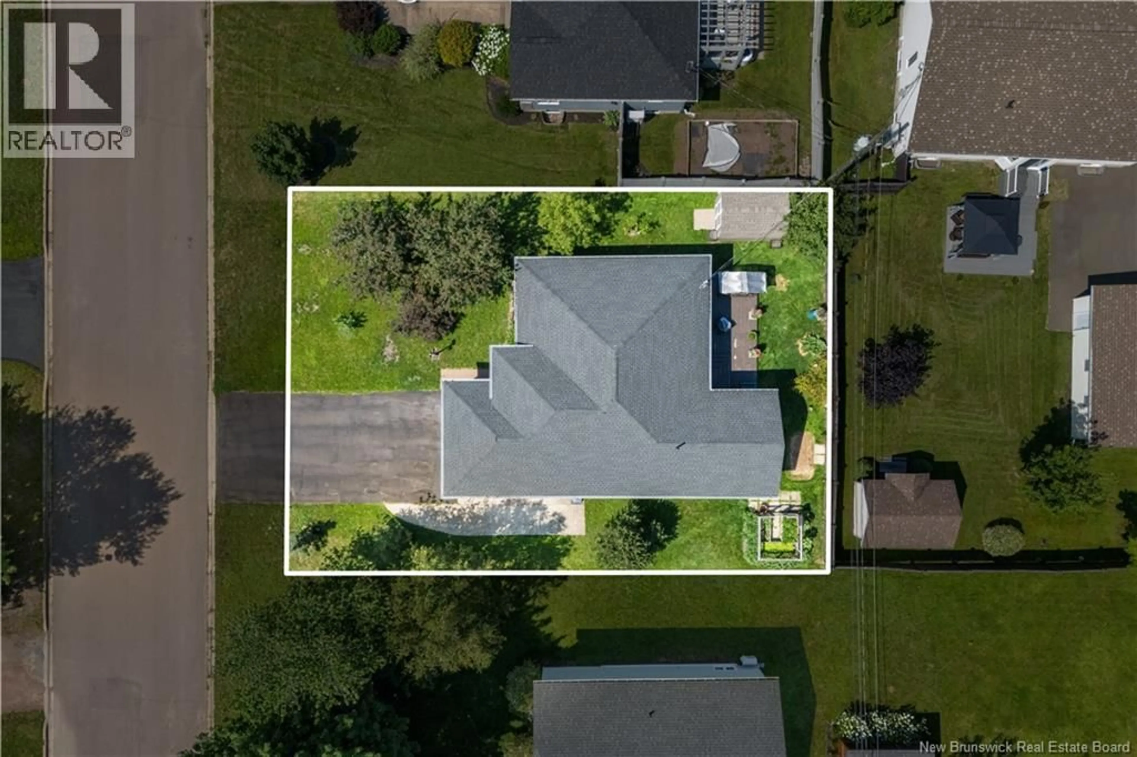 A pic from outside/outdoor area/front of a property/back of a property/a pic from drone, street for 98 AIRVIEW, Dieppe New Brunswick E1A5Y1