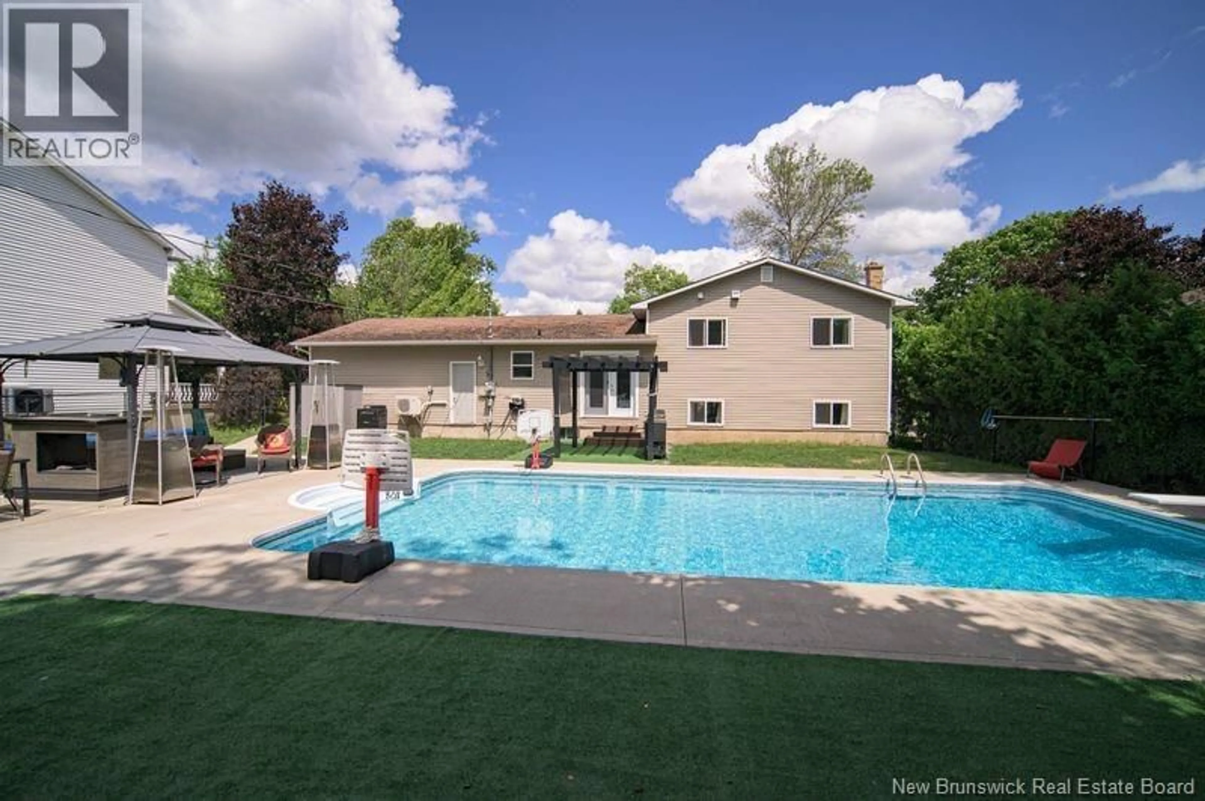 Pool for 72 BIRMINGHAM COURT, Fredericton New Brunswick E3B6H2