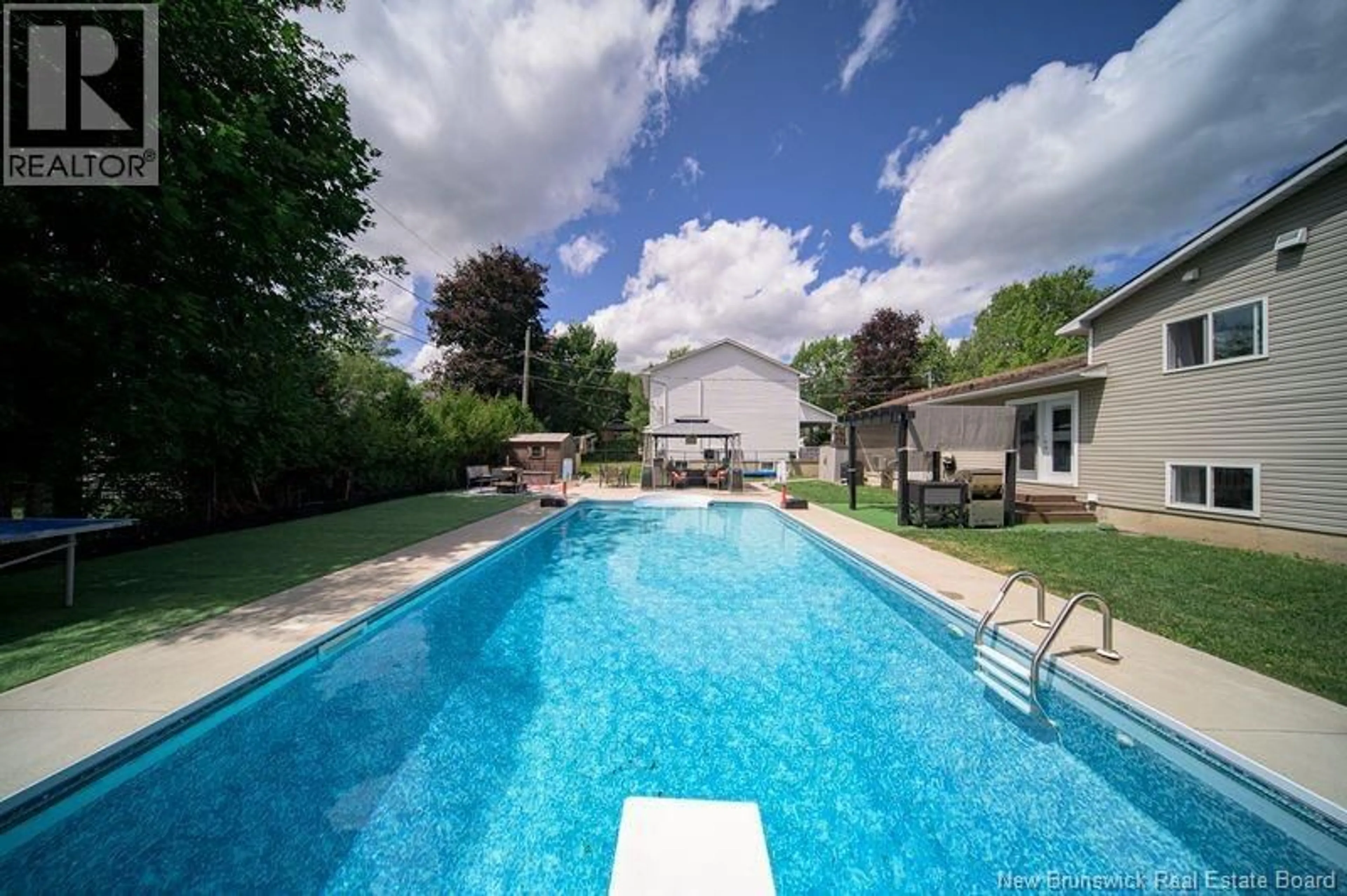 Pool for 72 BIRMINGHAM COURT, Fredericton New Brunswick E3B6H2