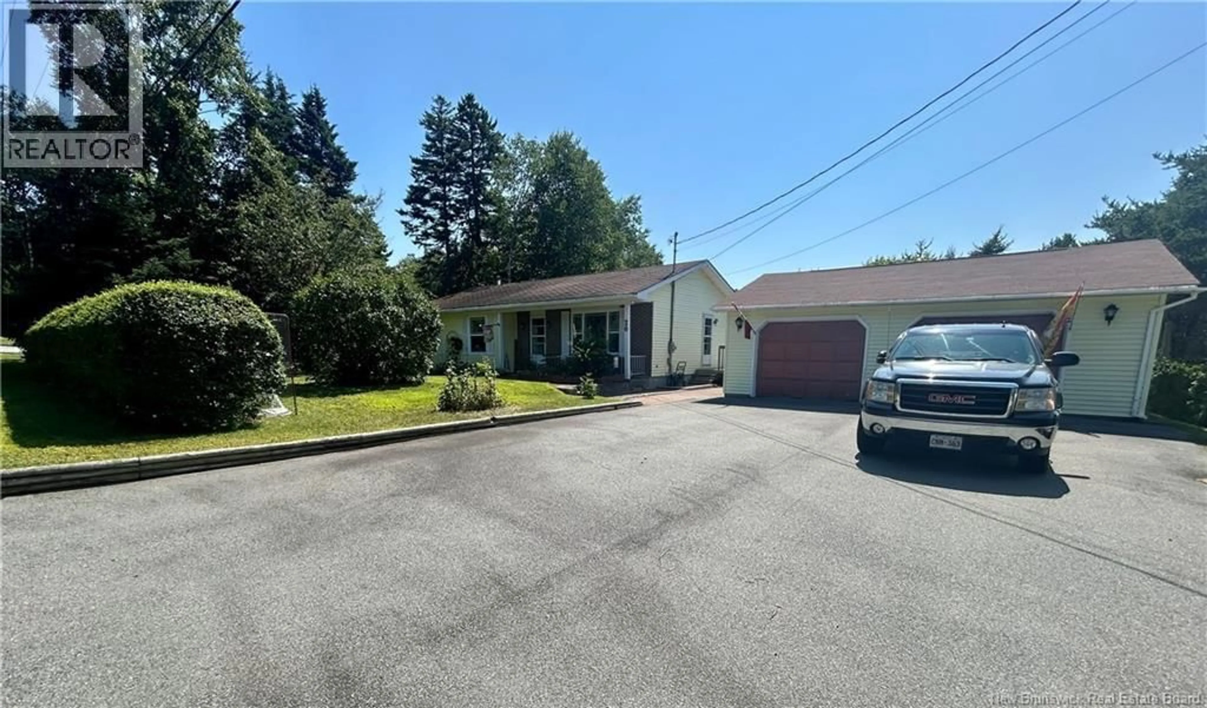 A pic from outside/outdoor area/front of a property/back of a property/a pic from drone, street for 20 CRESTWOOD DRIVE, Grand Bay-Westfield New Brunswick E5K2T2