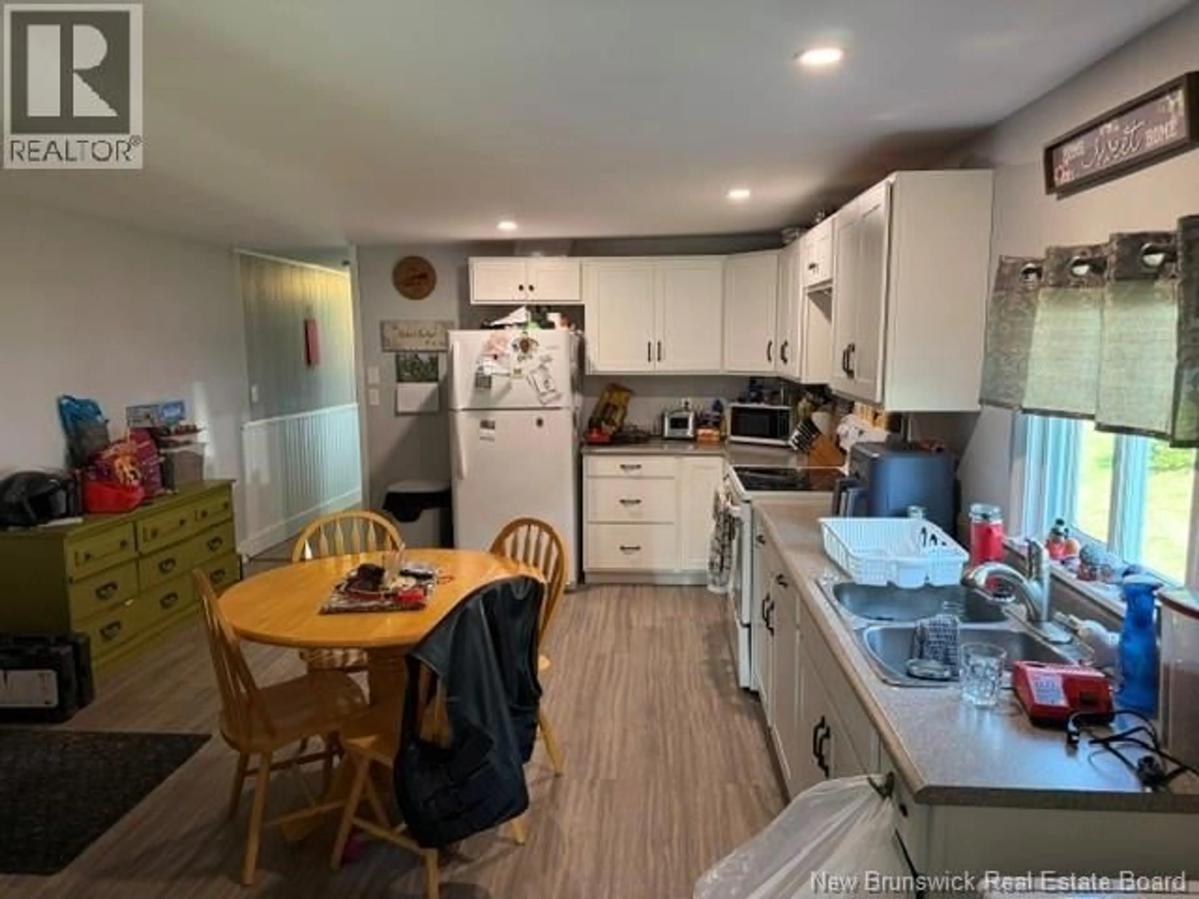 Open concept kitchen, unknown for 21 THIRD STREET, Quispamsis New Brunswick E2G1W7