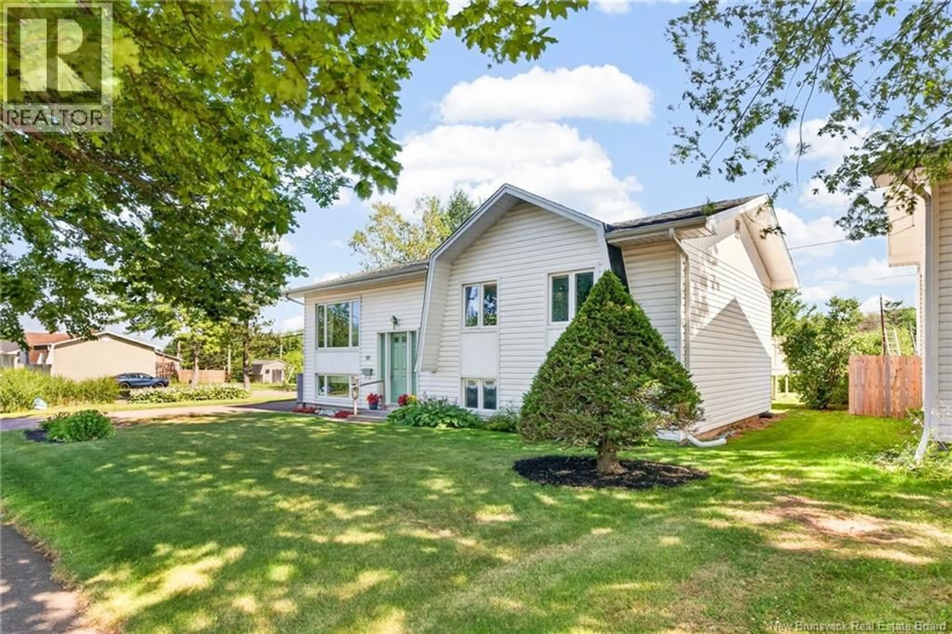 Home with vinyl exterior material, unknown for 91 MECCA DRIVE, Moncton New Brunswick E1G1B8