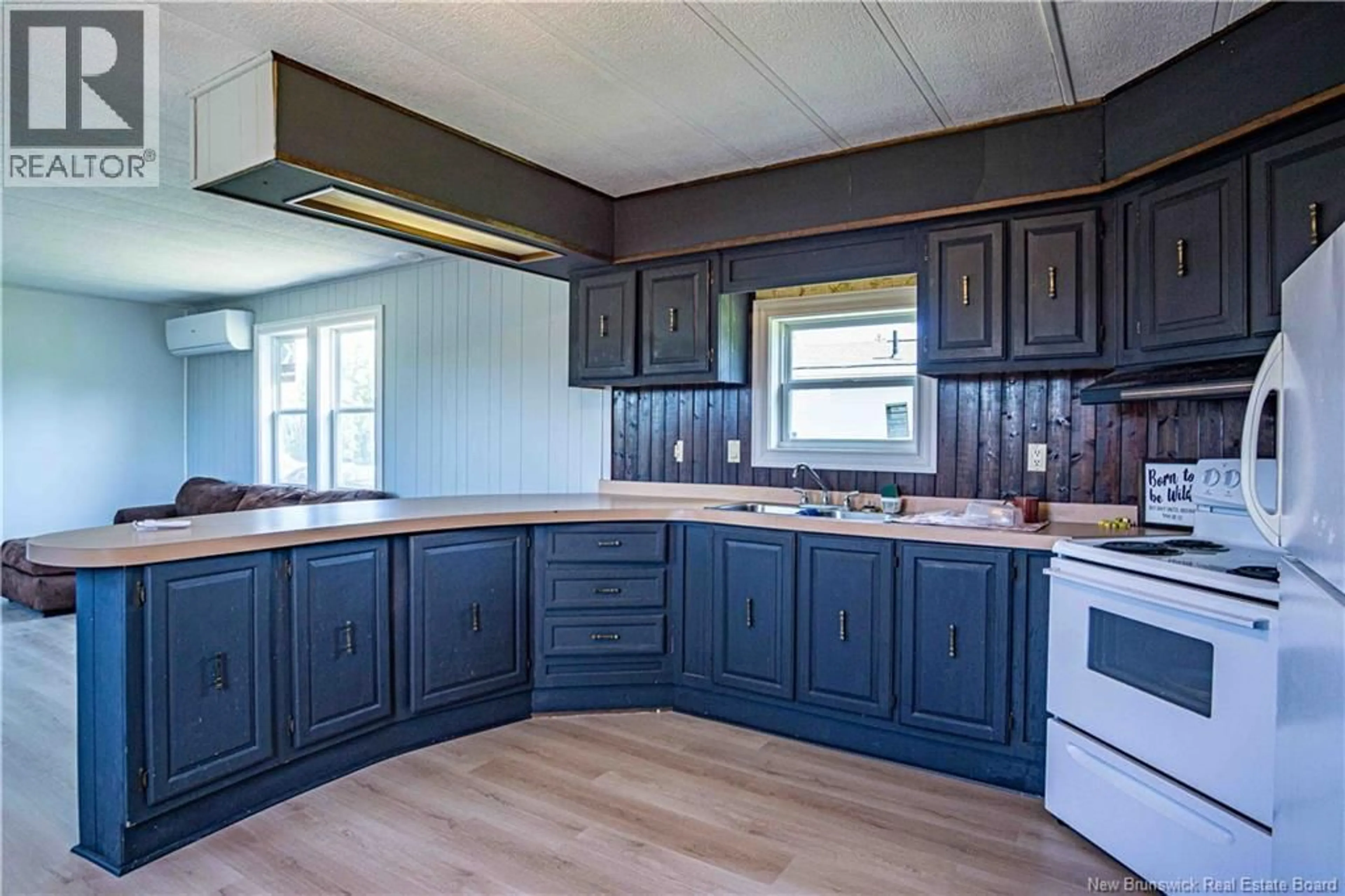 Standard kitchen, unknown for 423 ROUTE 105, Maugerville New Brunswick E3A8N3