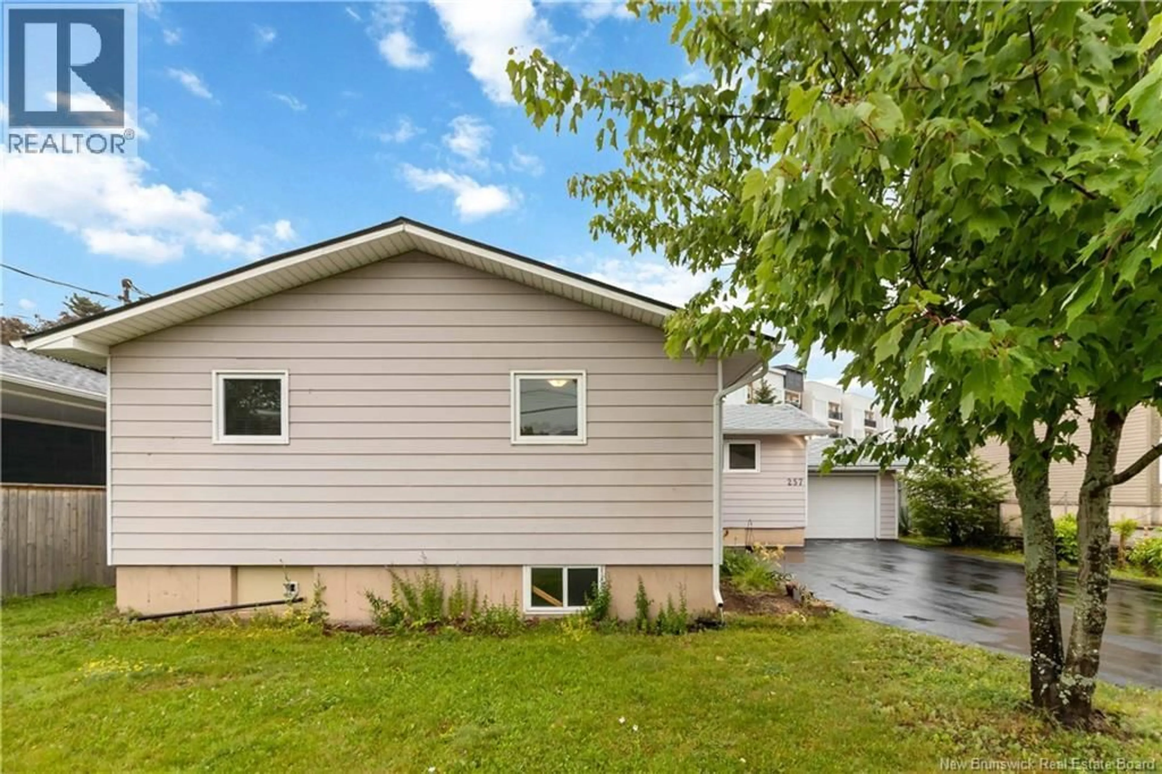 Home with vinyl exterior material, unknown for 257 READE STREET, Moncton New Brunswick E1C6S9