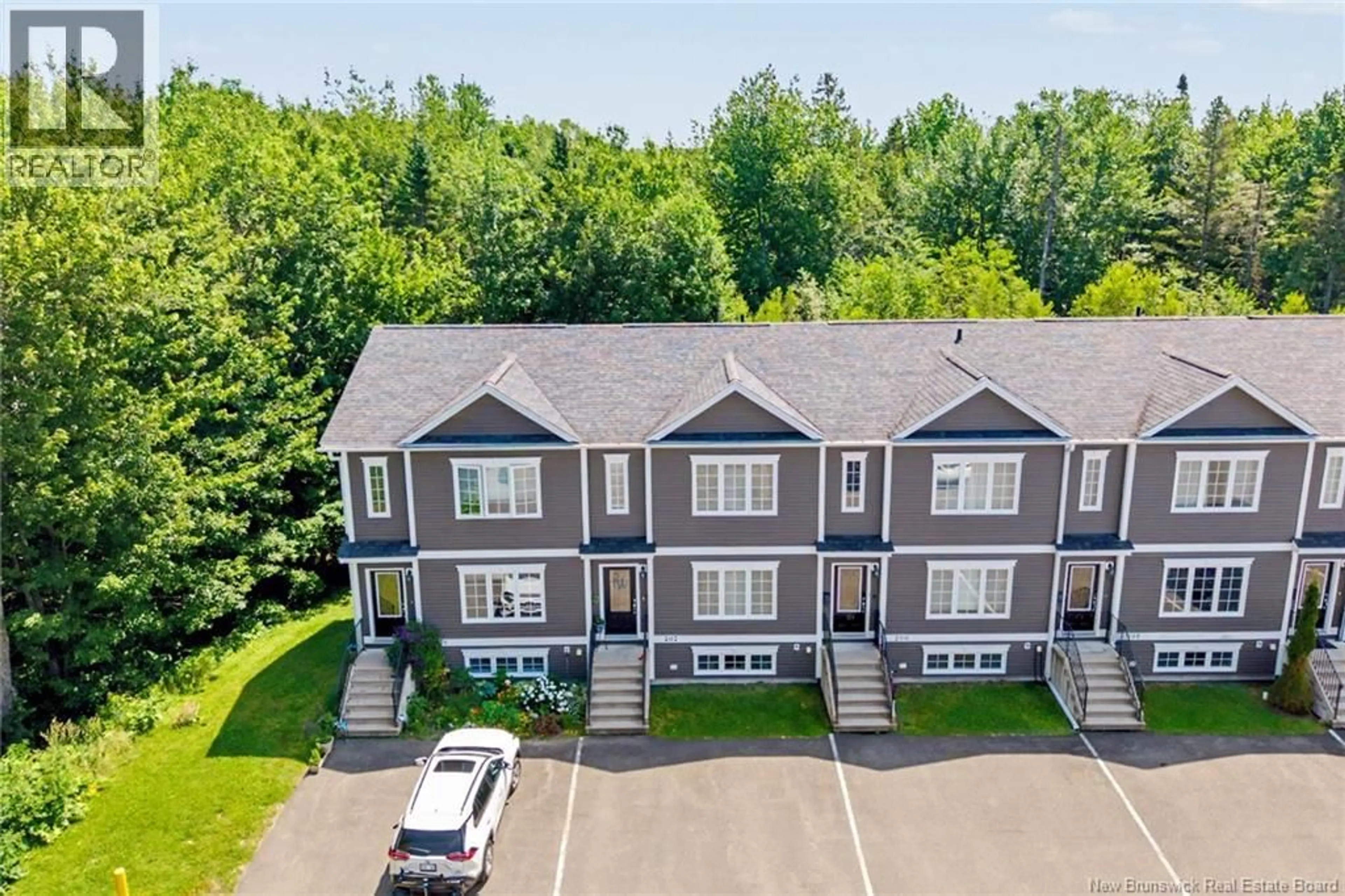 A pic from outside/outdoor area/front of a property/back of a property/a pic from drone, unknown for 202 JAMES STREET, Fredericton New Brunswick E3G0N8