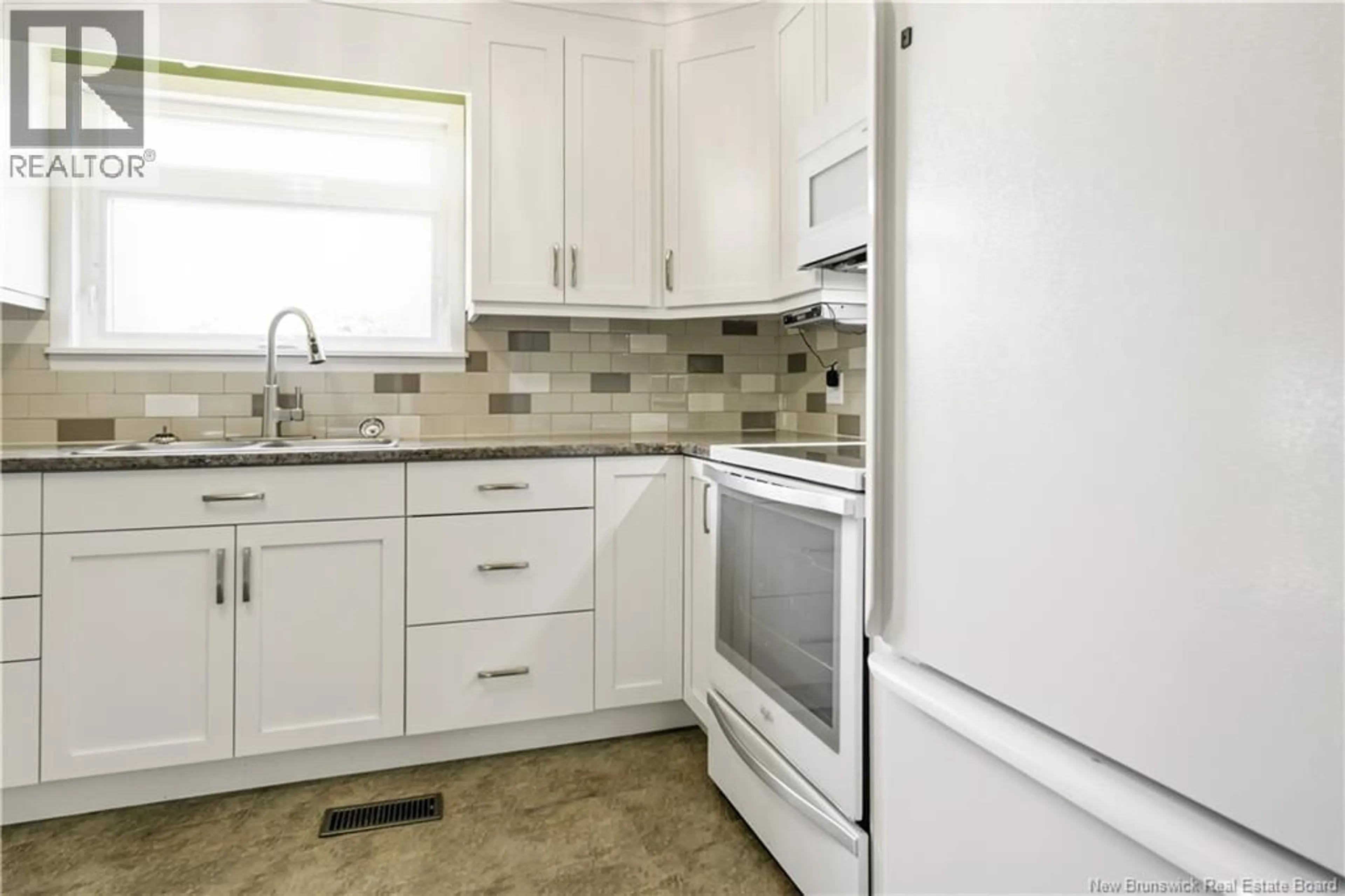Standard kitchen, ceramic/tile floor for 9 FIRST AVENUE, Moncton New Brunswick E1C7W9