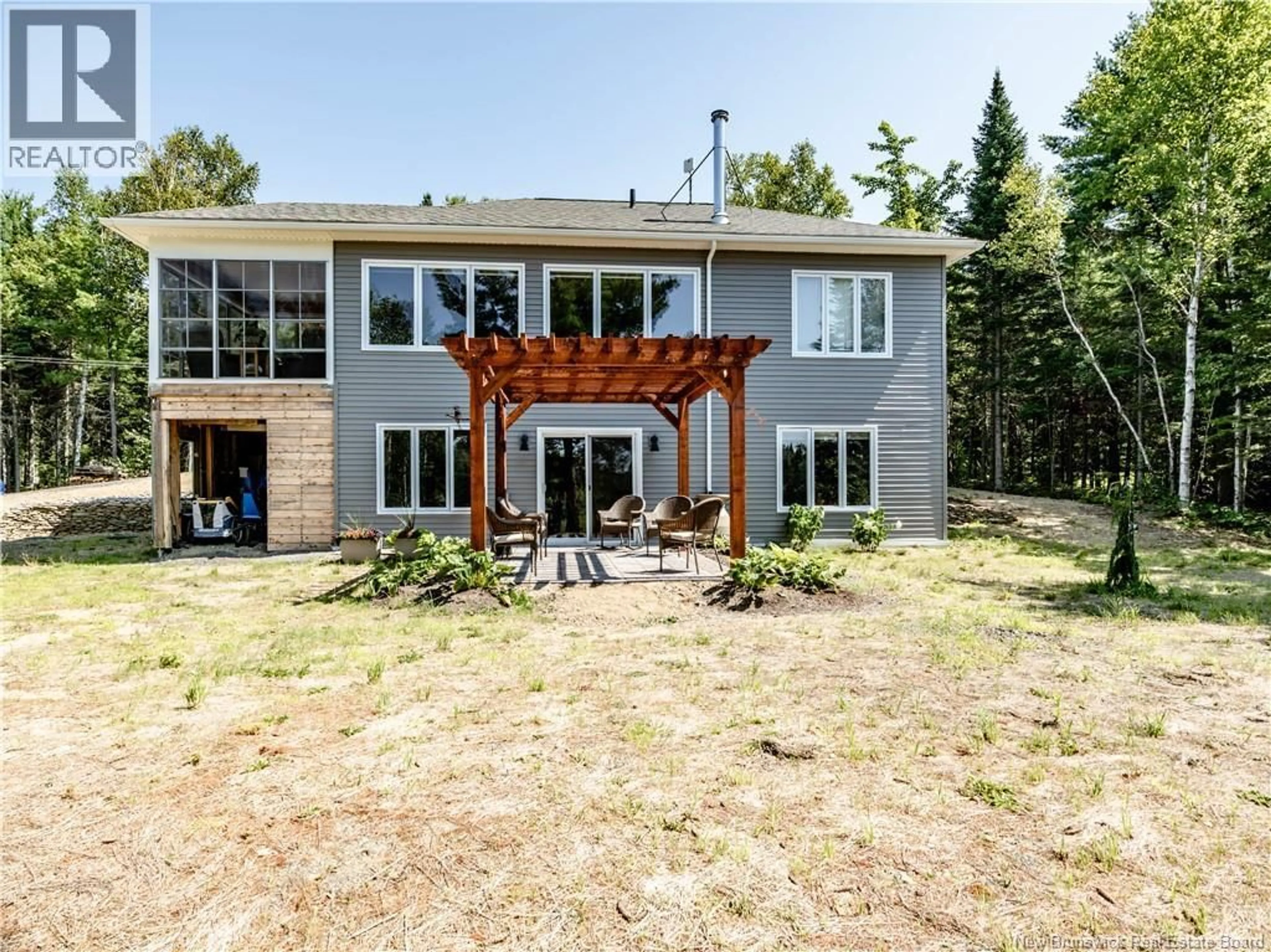 A pic from outside/outdoor area/front of a property/back of a property/a pic from drone, unknown for 32 ALLEE LION, Richibucto-Village New Brunswick E4W0B1