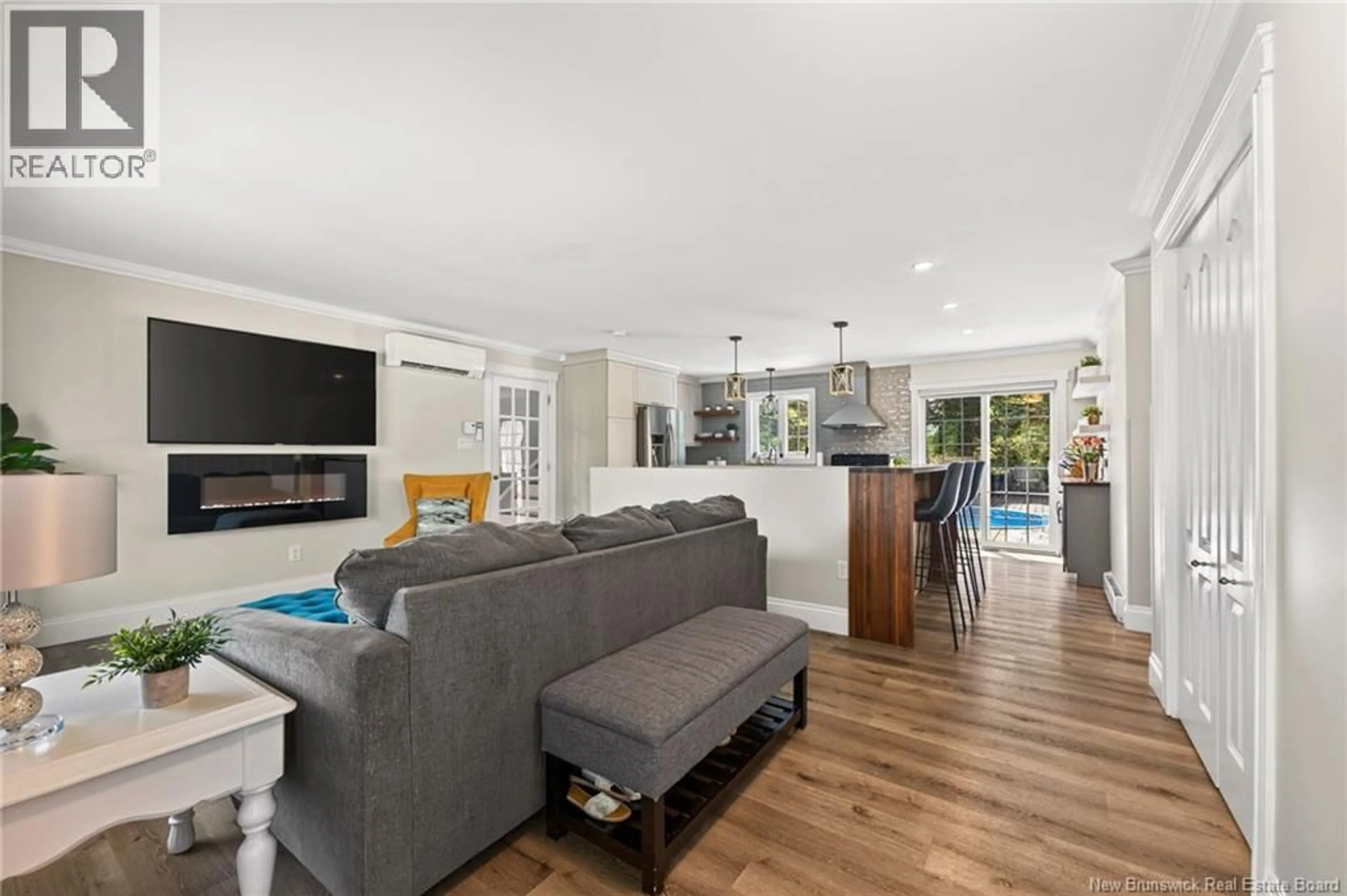Open concept kitchen, wood/laminate floor for 814 JULIA COURT, Shediac New Brunswick E4P1X7
