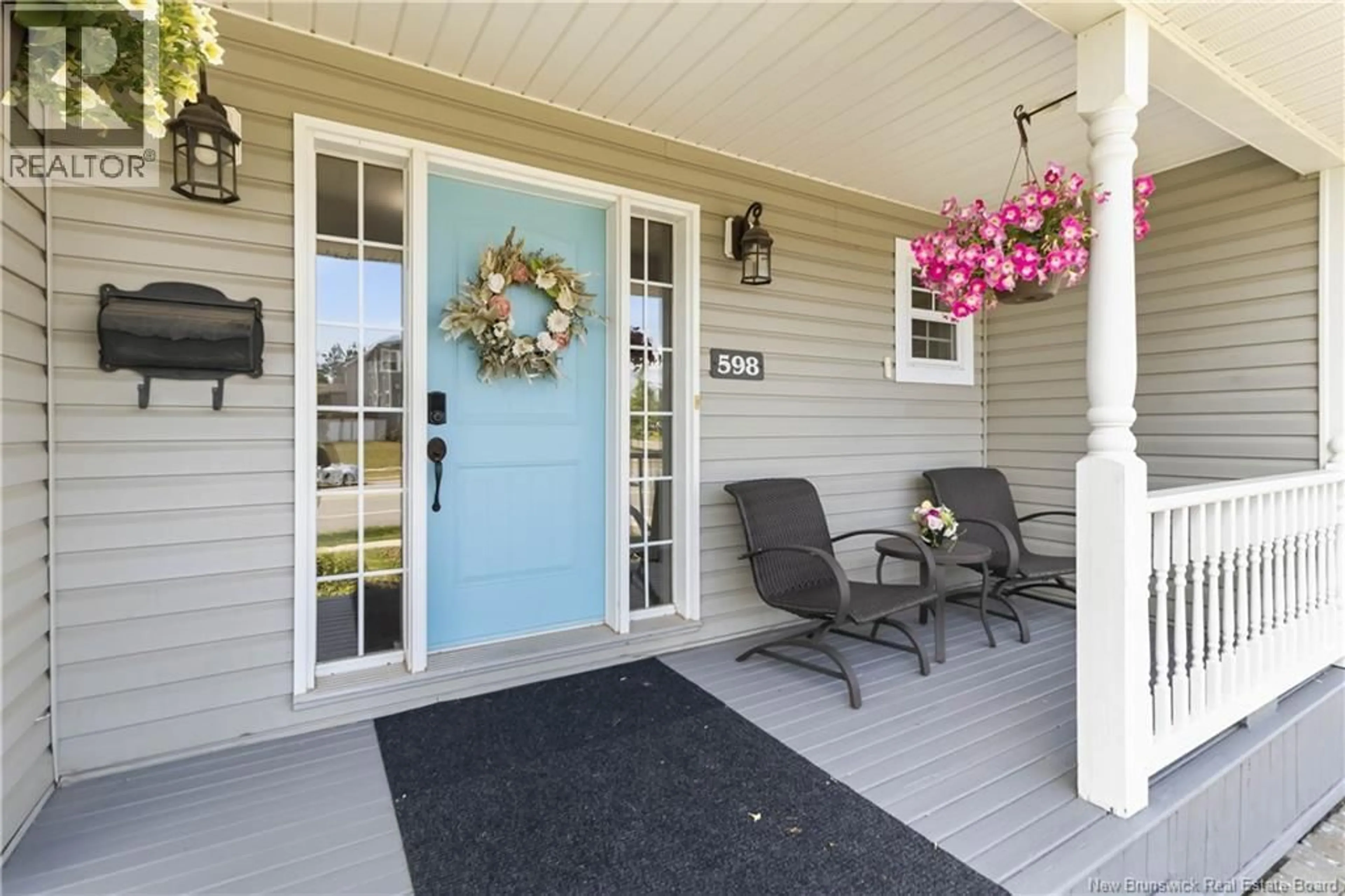 Indoor entryway for 598 EVERGREEN DRIVE, Moncton New Brunswick E1G0K9