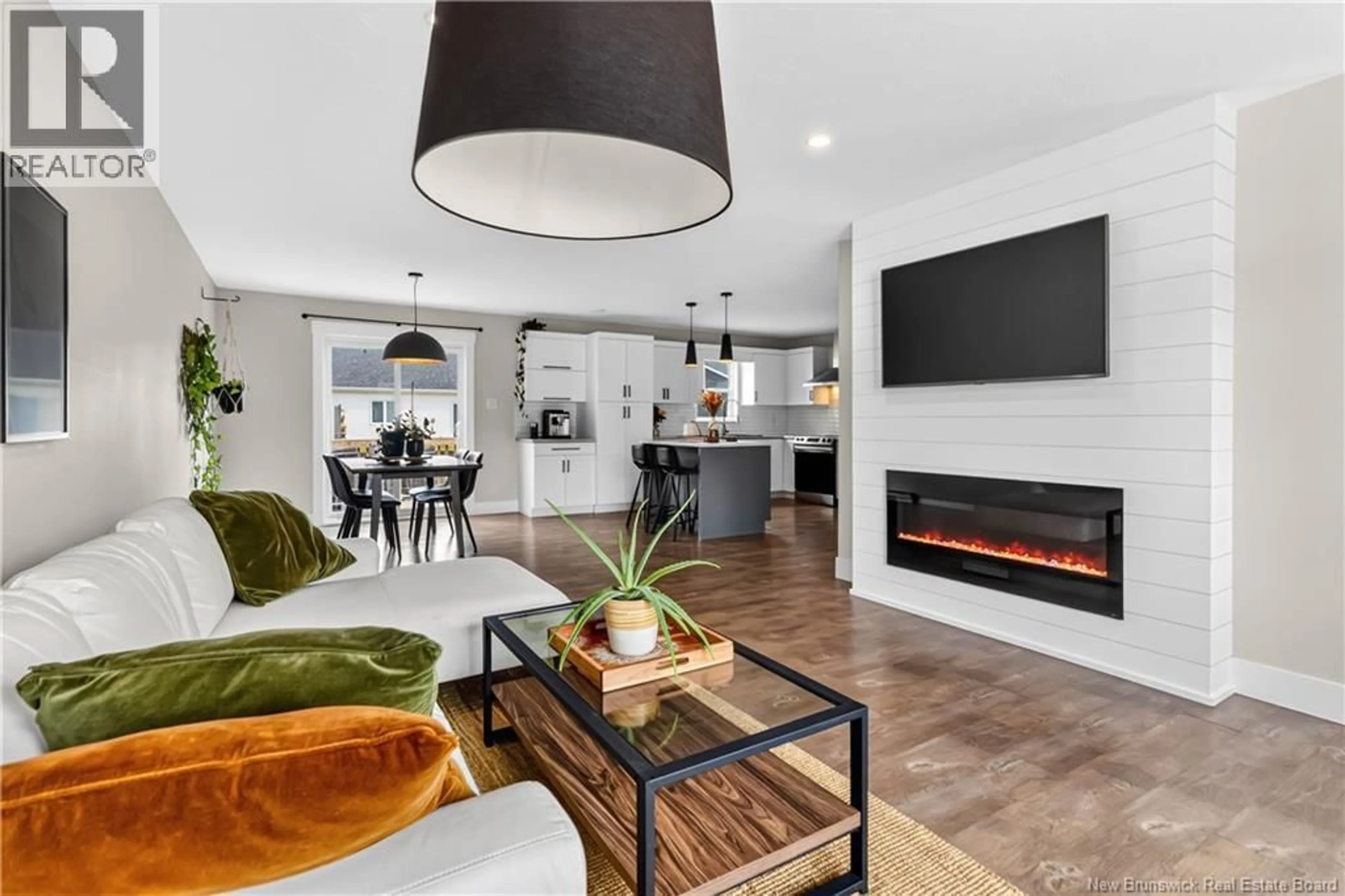 Living room with furniture, unknown for 134 MELANIE, Dieppe New Brunswick E1A6N4