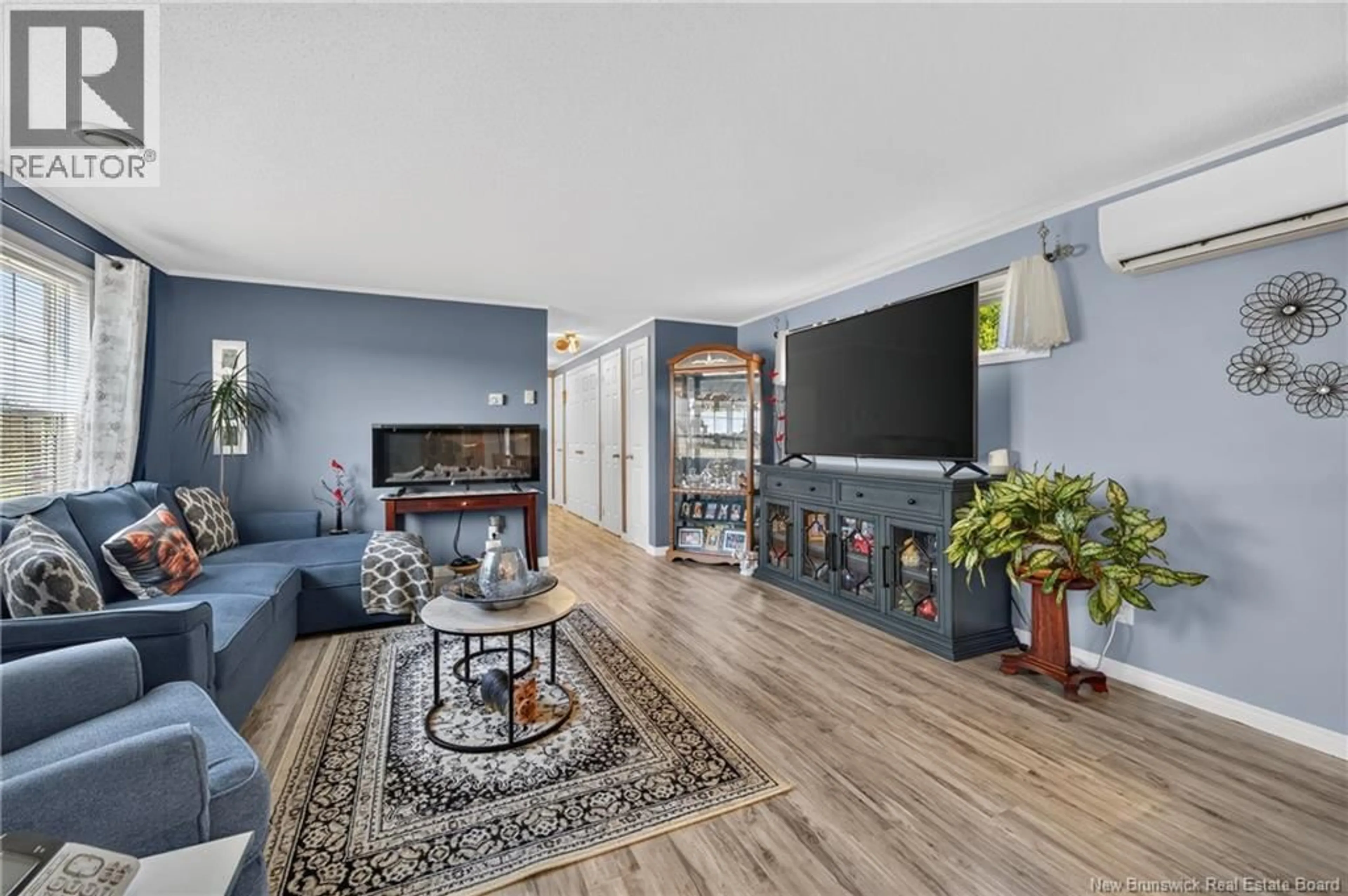 Living room with furniture, unknown for 98 HAYWARD, Riverview New Brunswick E1B5R4