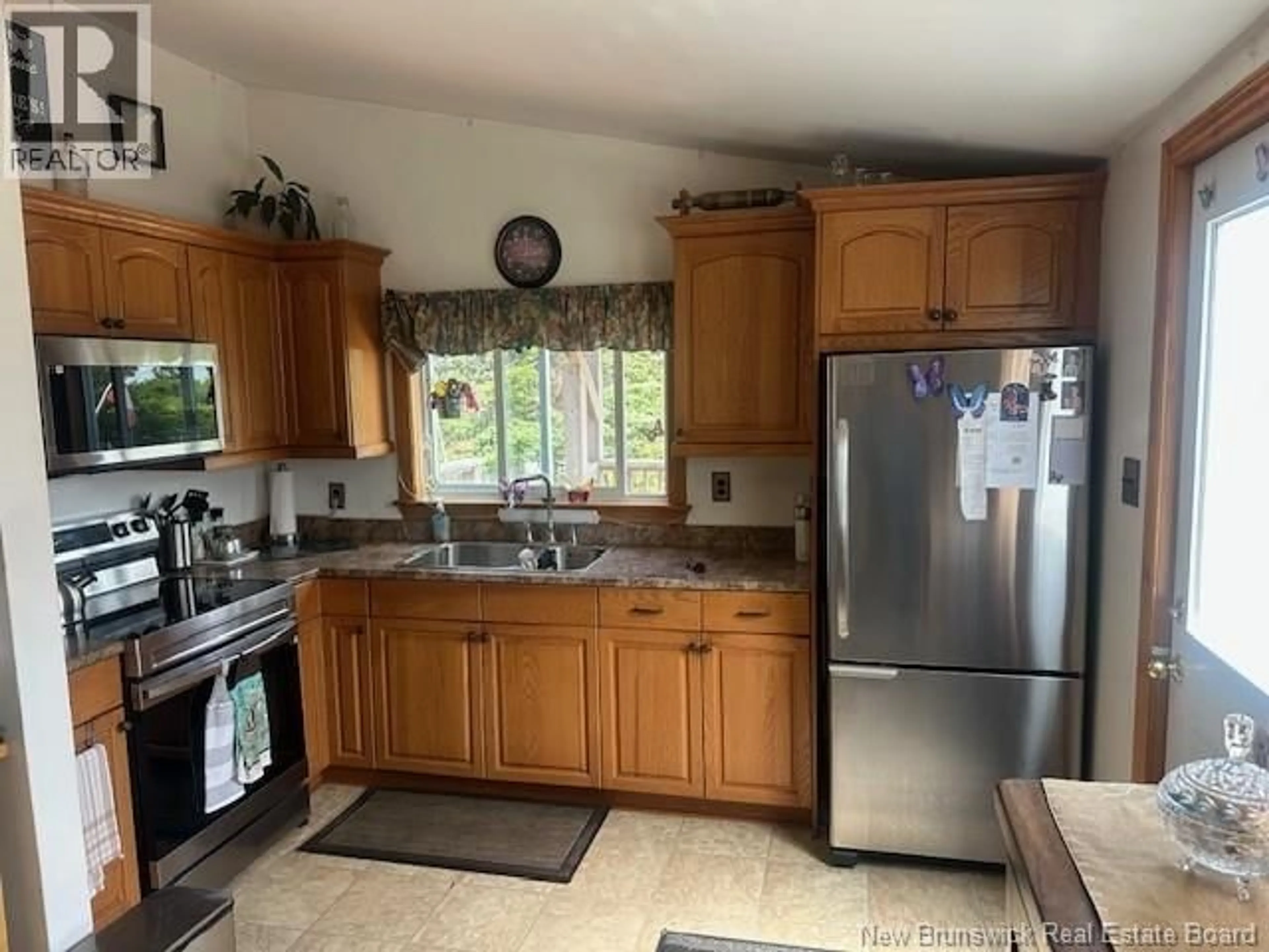 Standard kitchen, ceramic/tile floor for 339 LOWELL STREET, Saint John New Brunswick E2M2H6