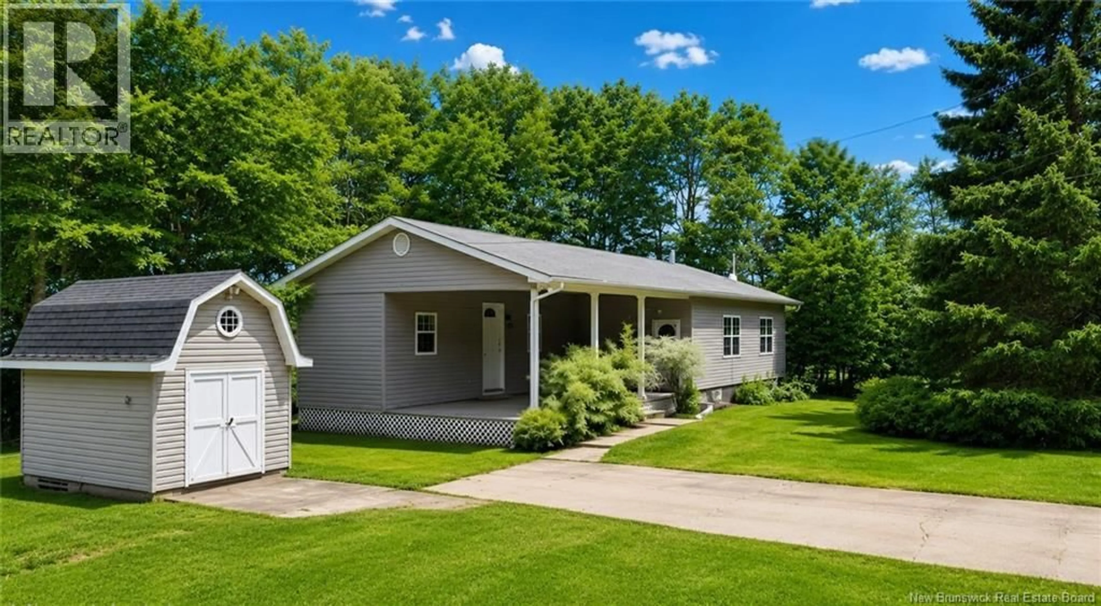 Home with vinyl exterior material, street for 684 PRINCIPALE STREET, Memramcook New Brunswick E4K2V2