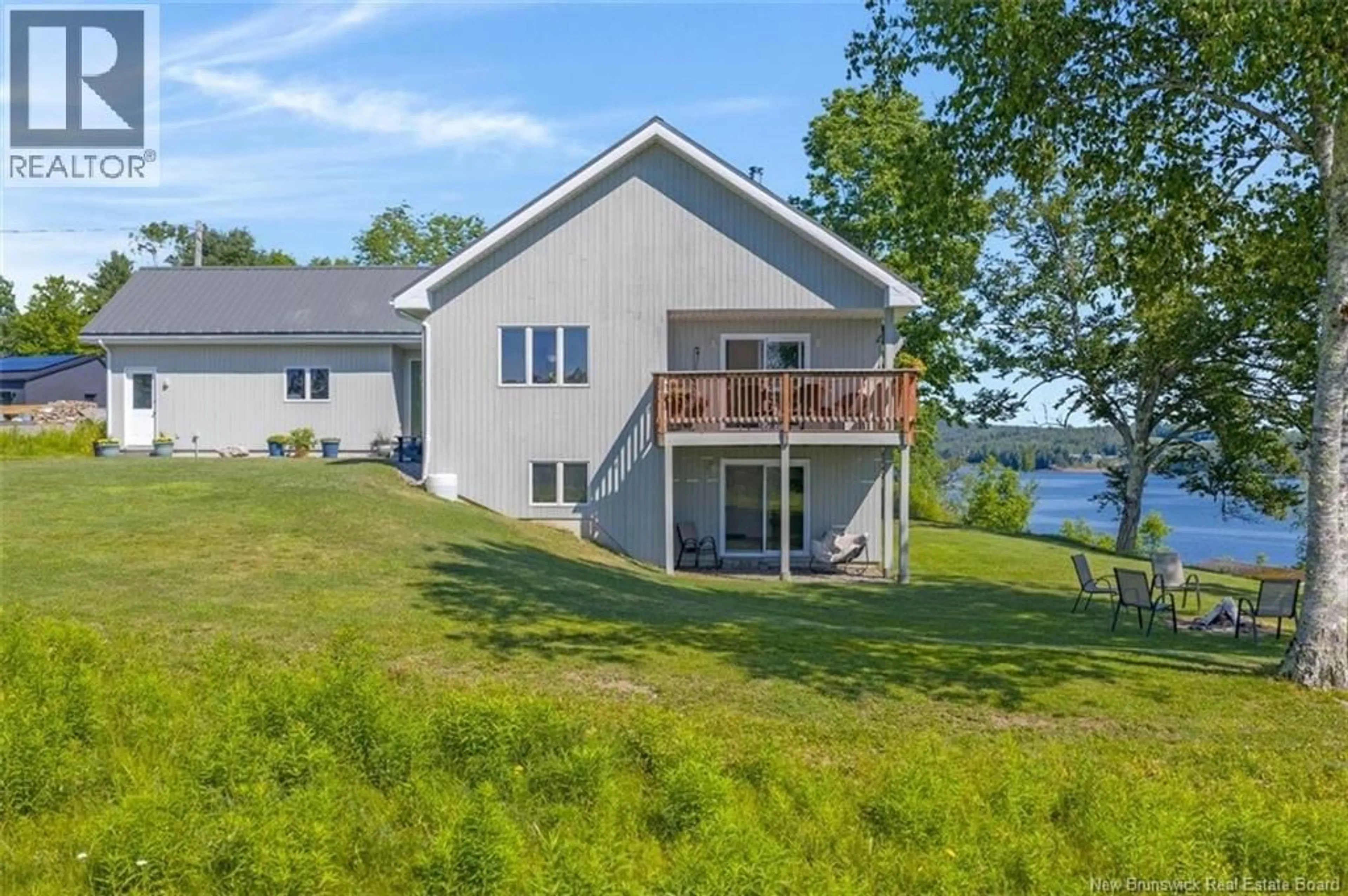 A pic from outside/outdoor area/front of a property/back of a property/a pic from drone, water/lake/river/ocean view for 39 SAINT ANDREWS NORTH ROAD, Chamcook New Brunswick E5B3G2