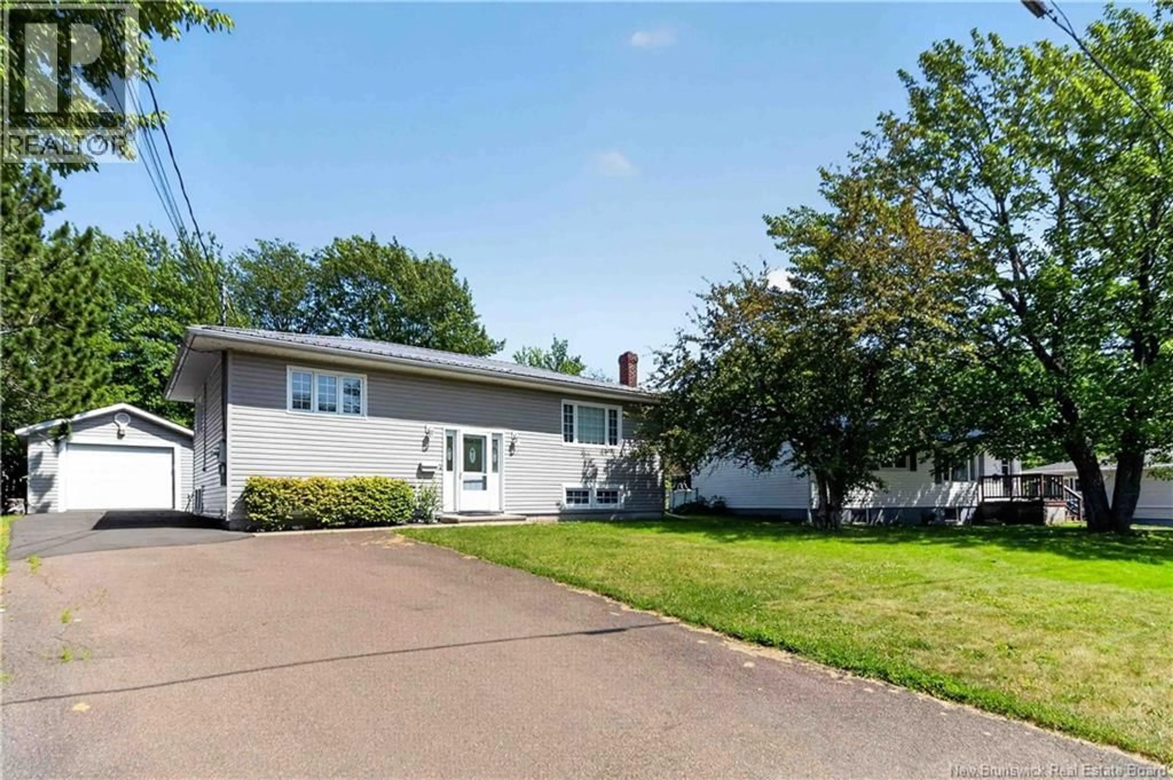 Home with vinyl exterior material, street for 2906 OGDEN DRIVE, Riverview New Brunswick E1B2S4