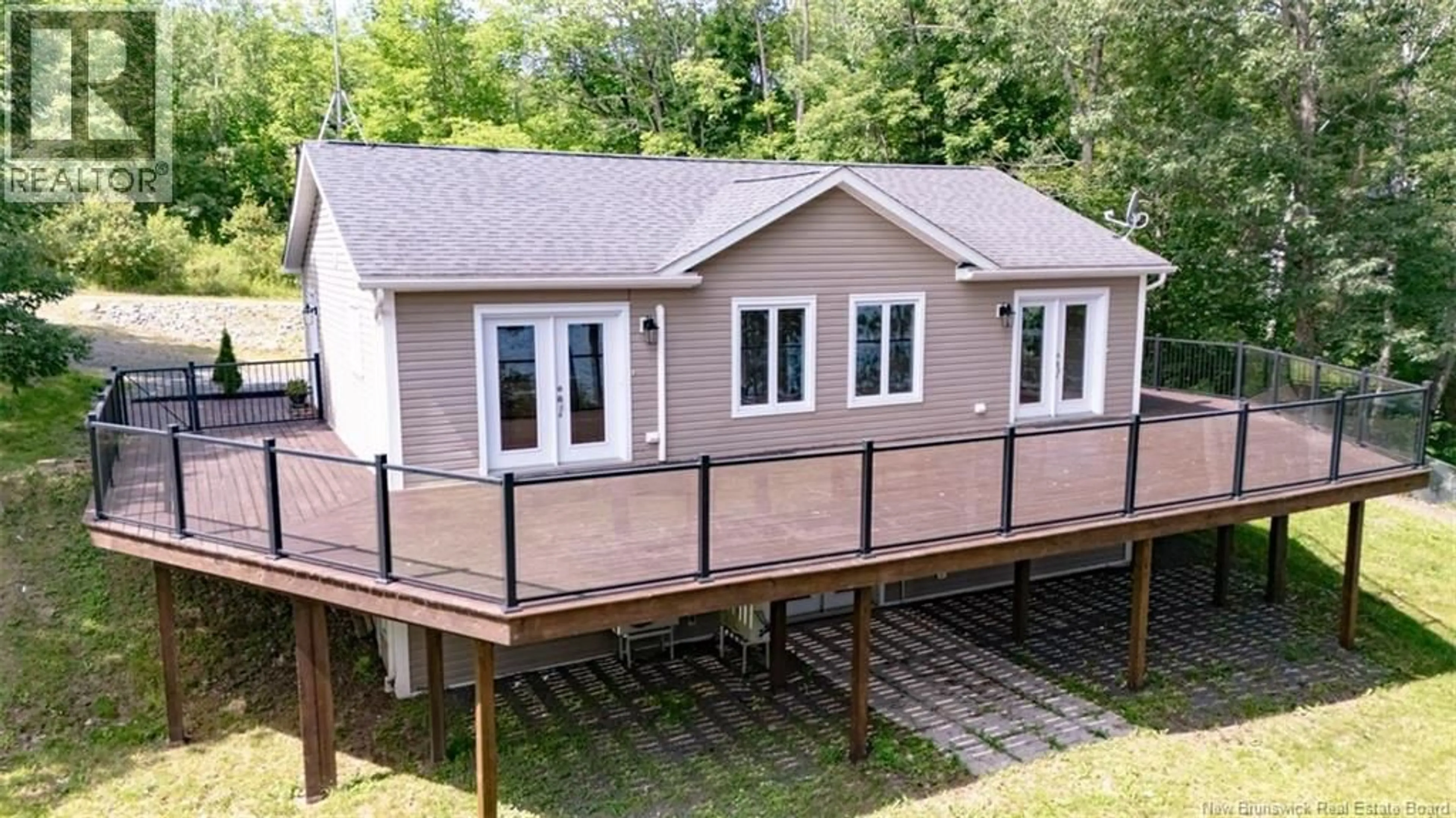 Home with vinyl exterior material, building for 6545 ROUTE 102, Prince William New Brunswick E6K3T4