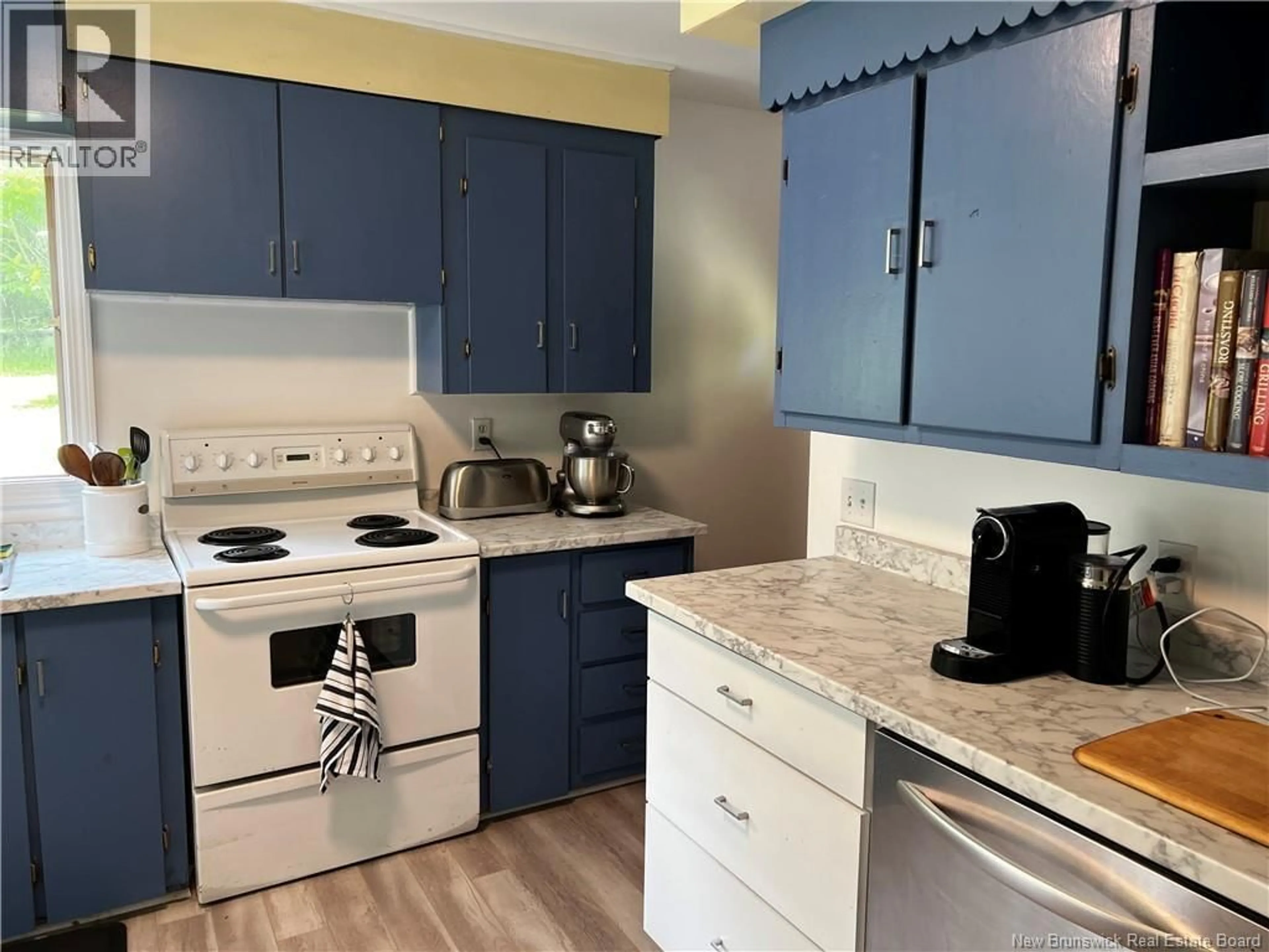 Standard kitchen, unknown for 437 NORTHFIELD AVENUE, Minto New Brunswick E4B3Z2