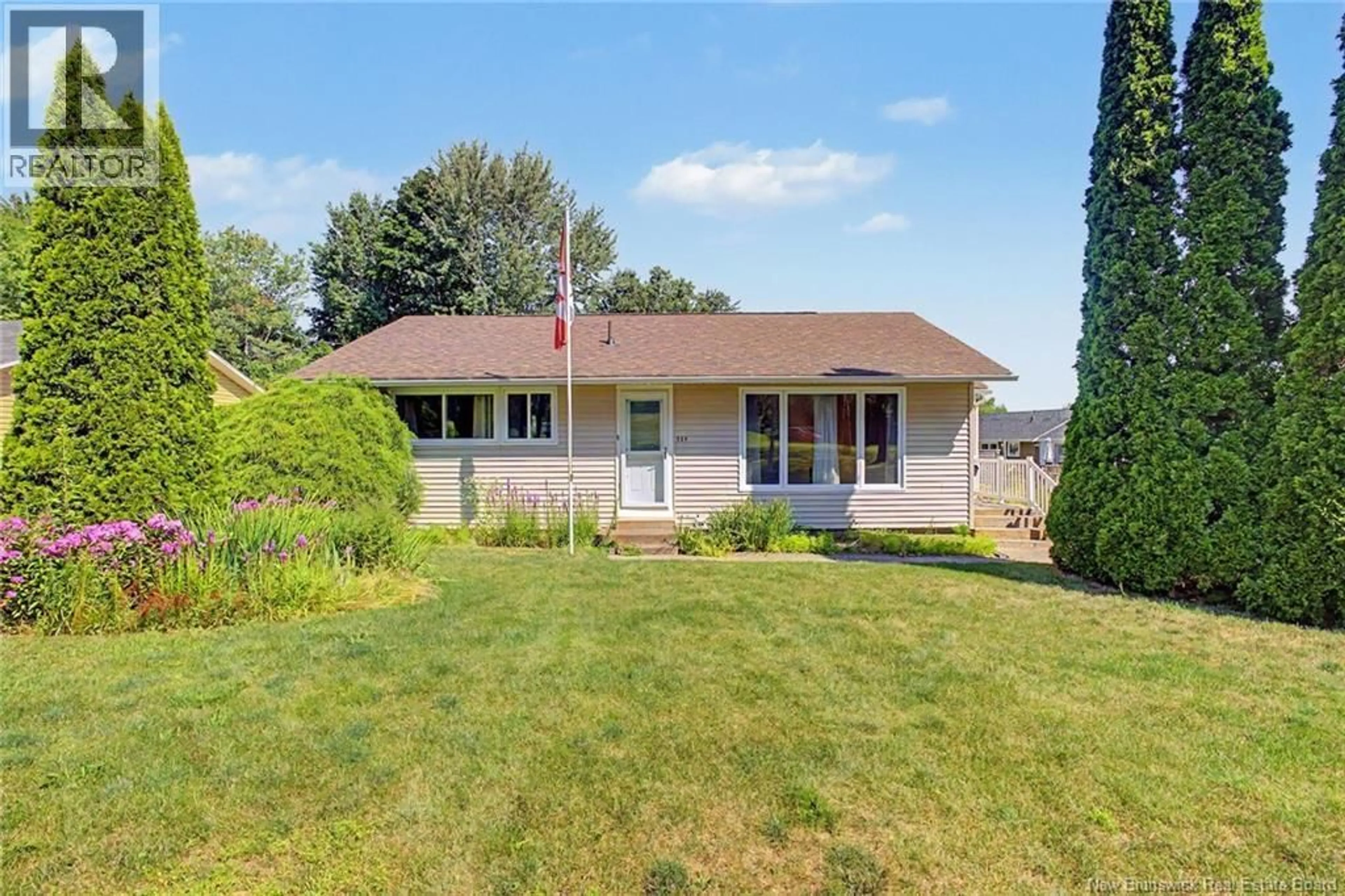Home with vinyl exterior material, unknown for 524 SCOULLAR STREET, Oromocto New Brunswick E2V1H1