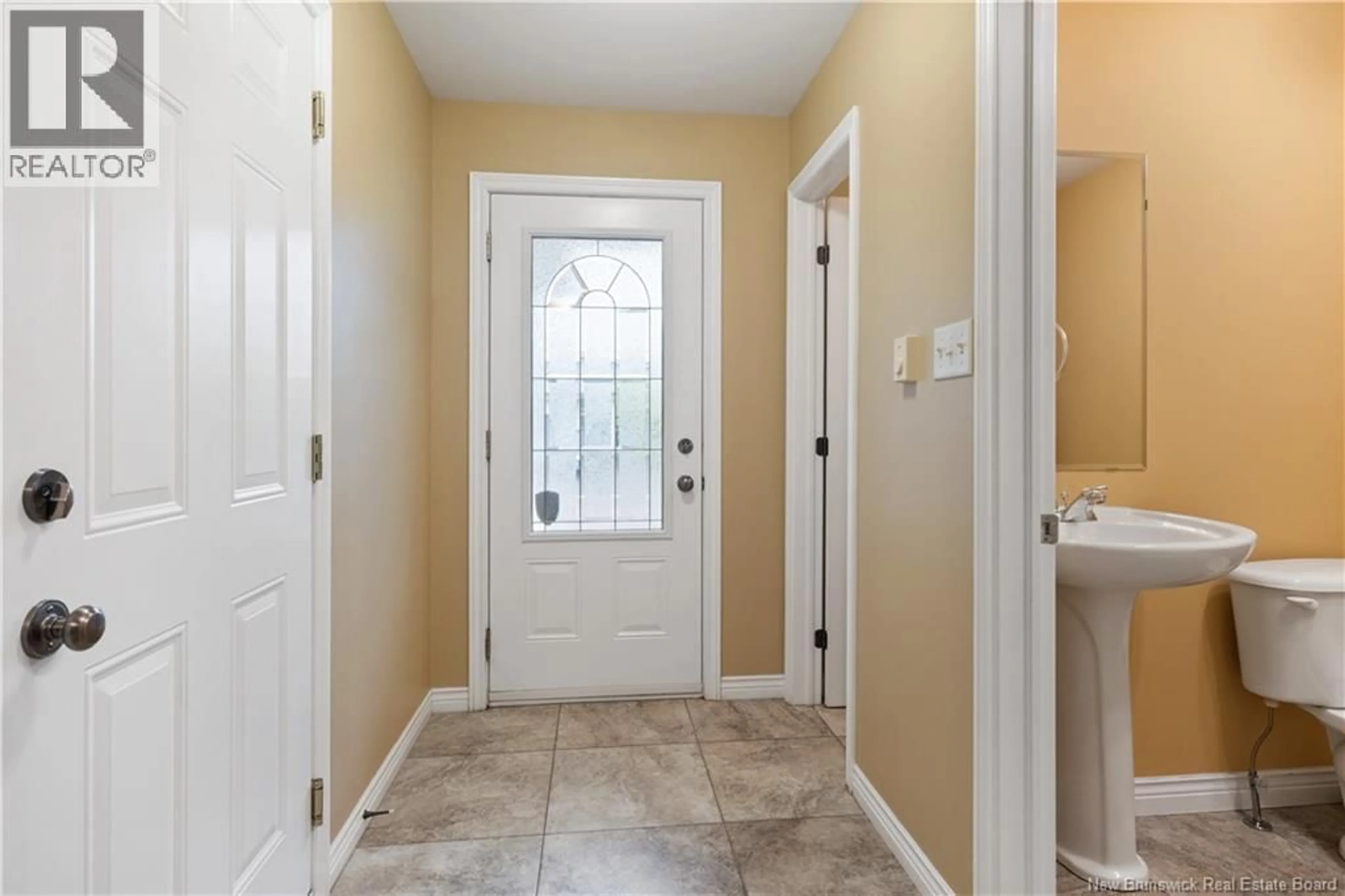Indoor entryway for 3 - 110 DOMETHILDE CRESCENT, Dieppe New Brunswick E1A8R3