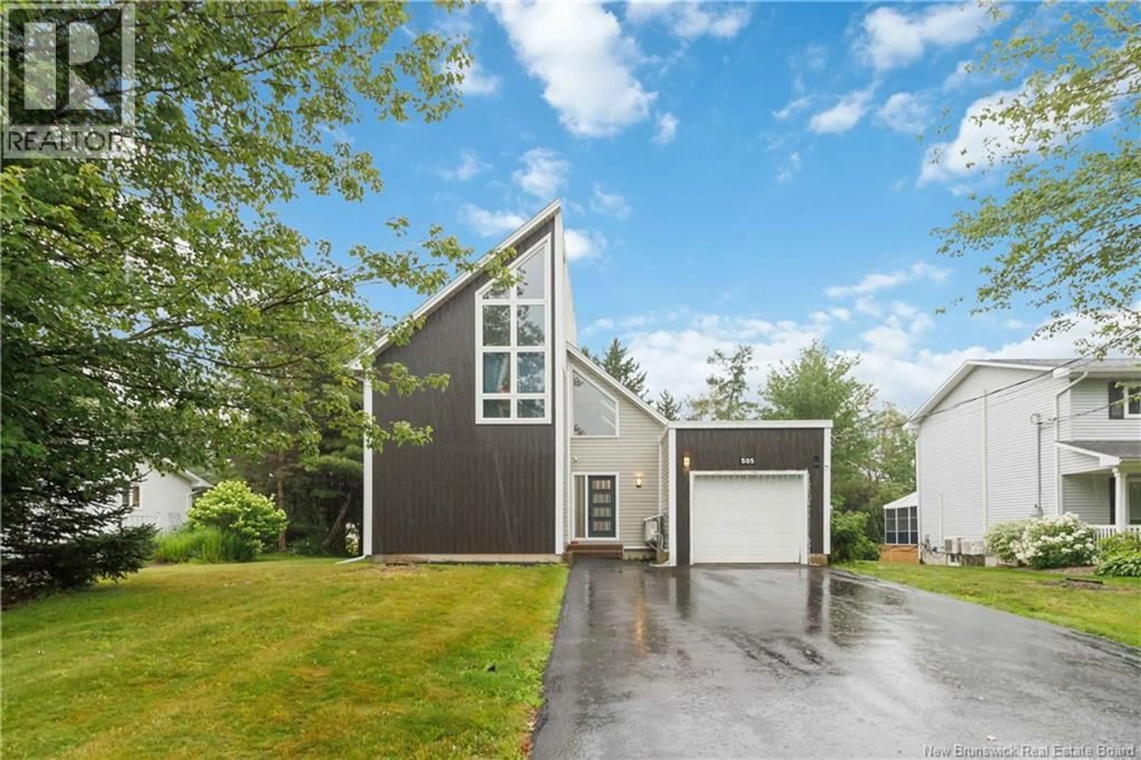 Home with vinyl exterior material, street for 505 BROUSSARD, Dieppe New Brunswick E1A6G8