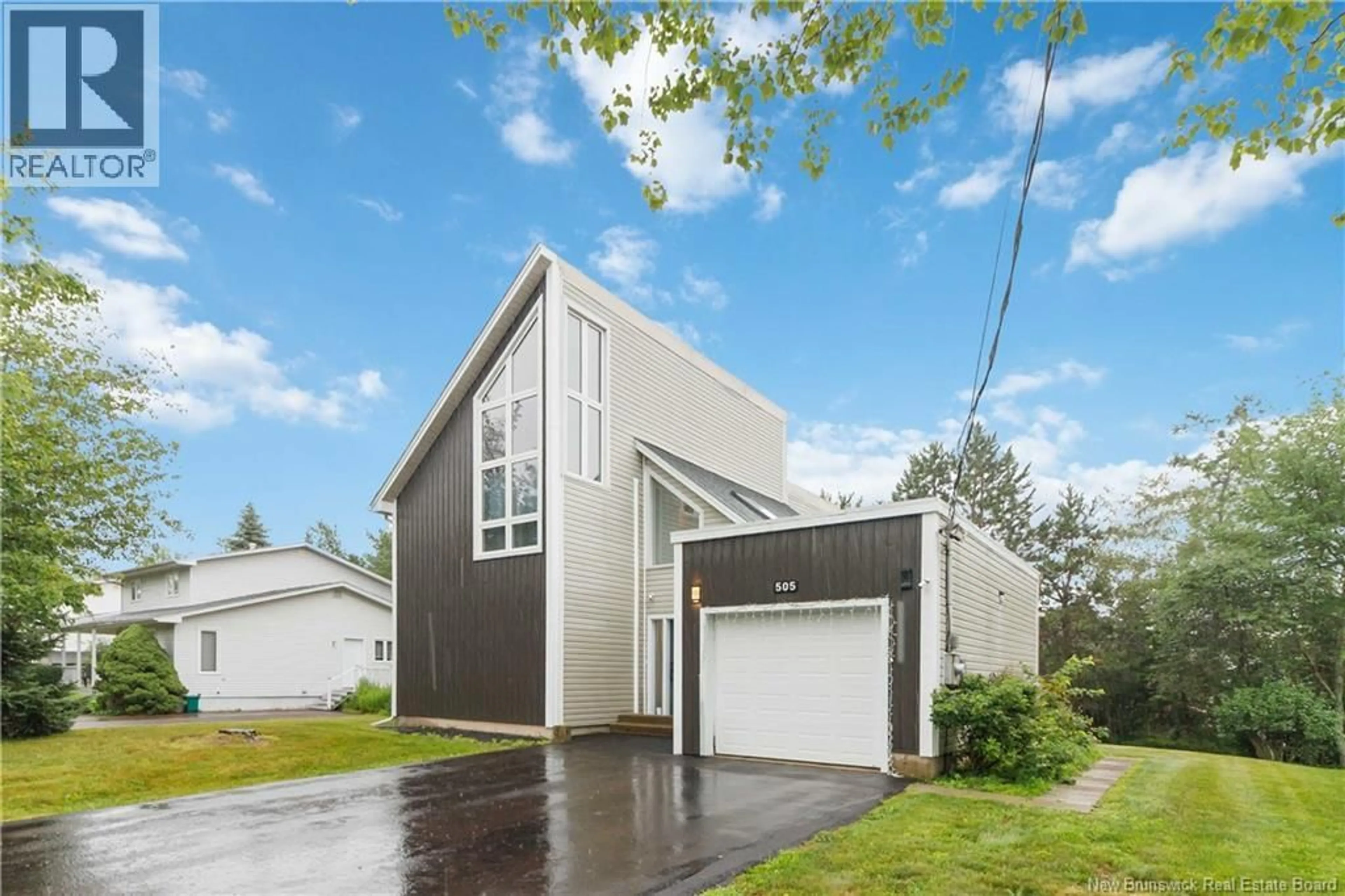 Home with vinyl exterior material, street for 505 BROUSSARD, Dieppe New Brunswick E1A6G8