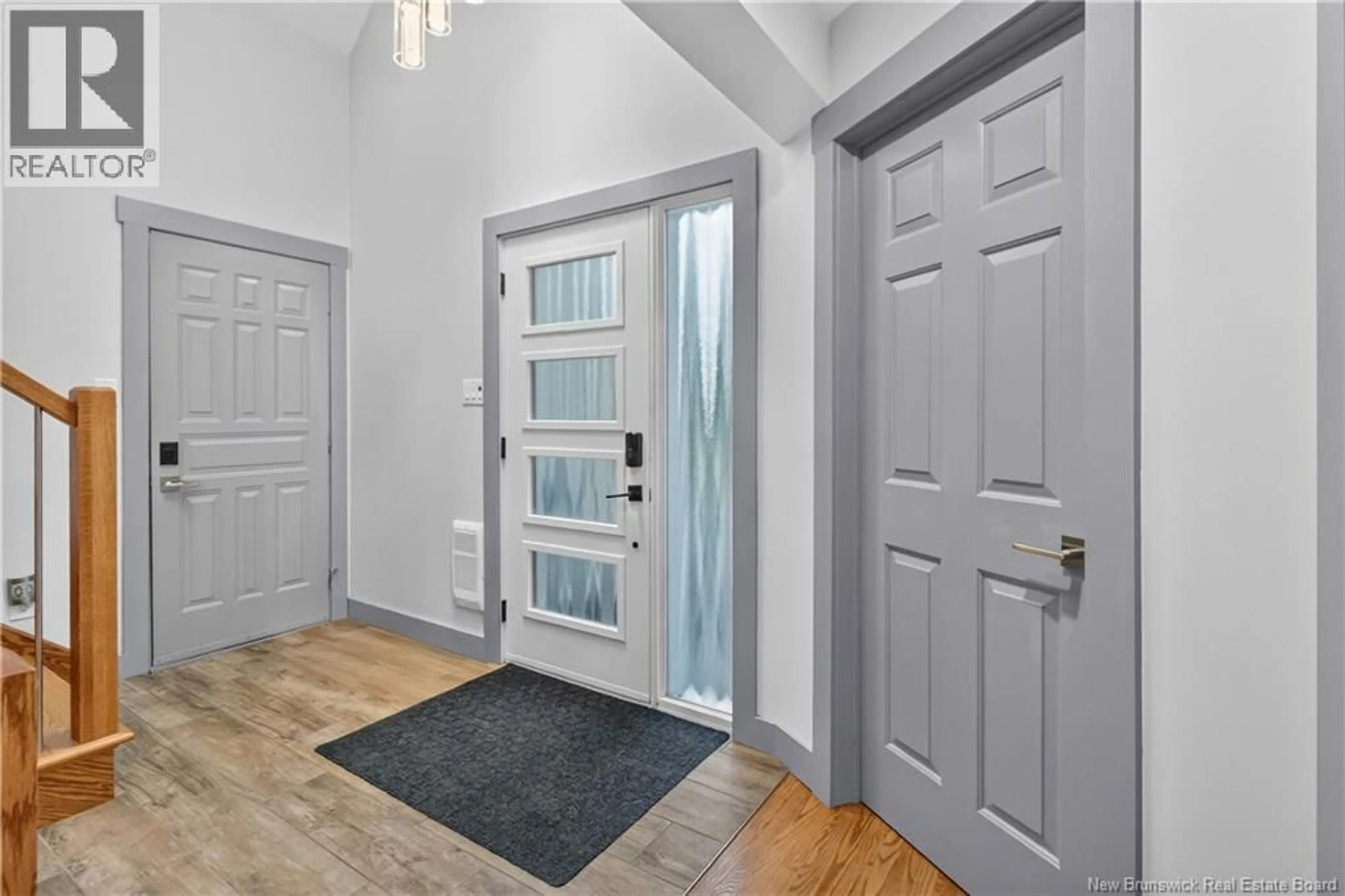 Indoor entryway for 505 BROUSSARD, Dieppe New Brunswick E1A6G8