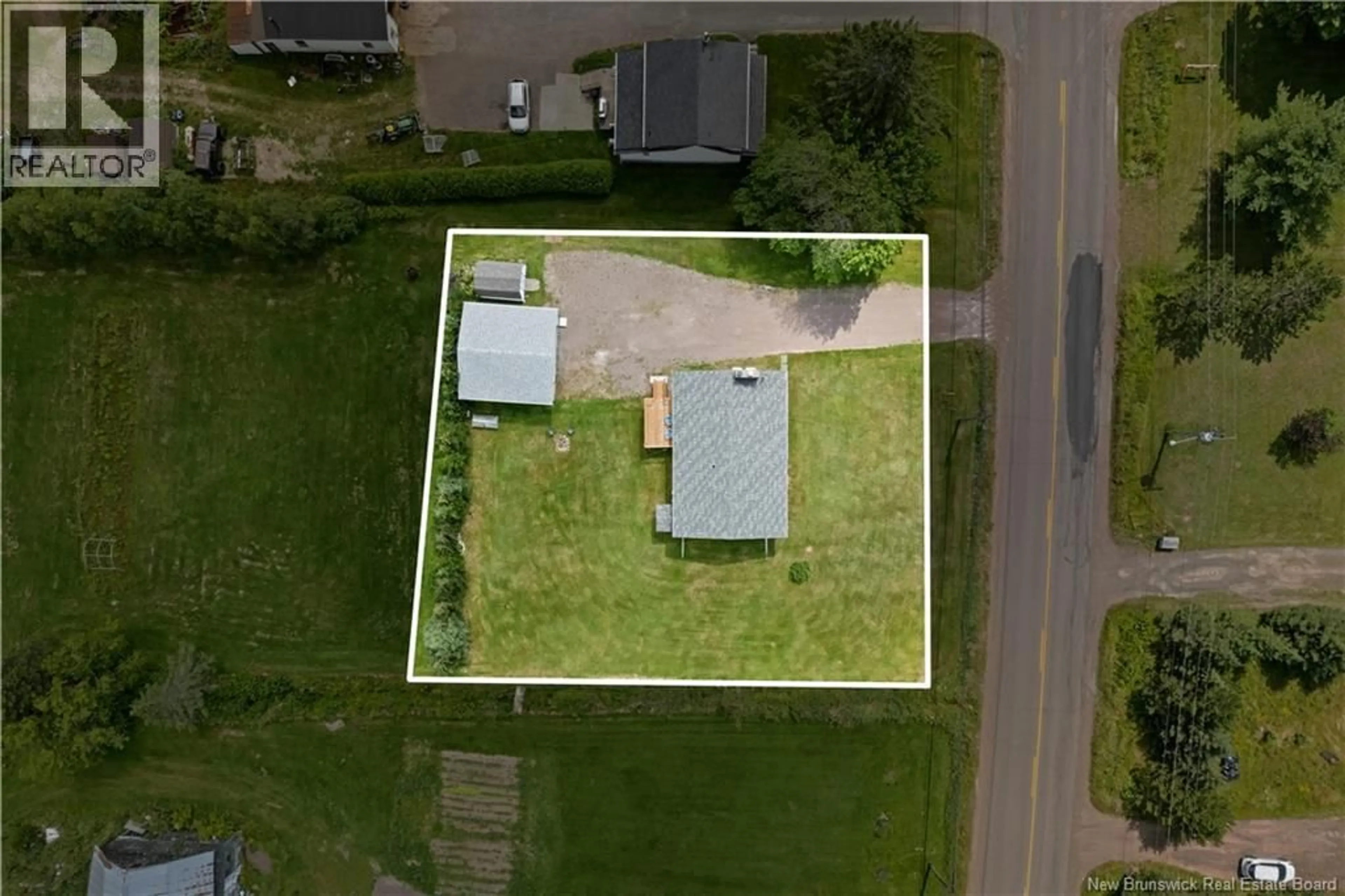 A pic from outside/outdoor area/front of a property/back of a property/a pic from drone, building for 3292 ROUTE 132, Scoudouc New Brunswick E4P3S1