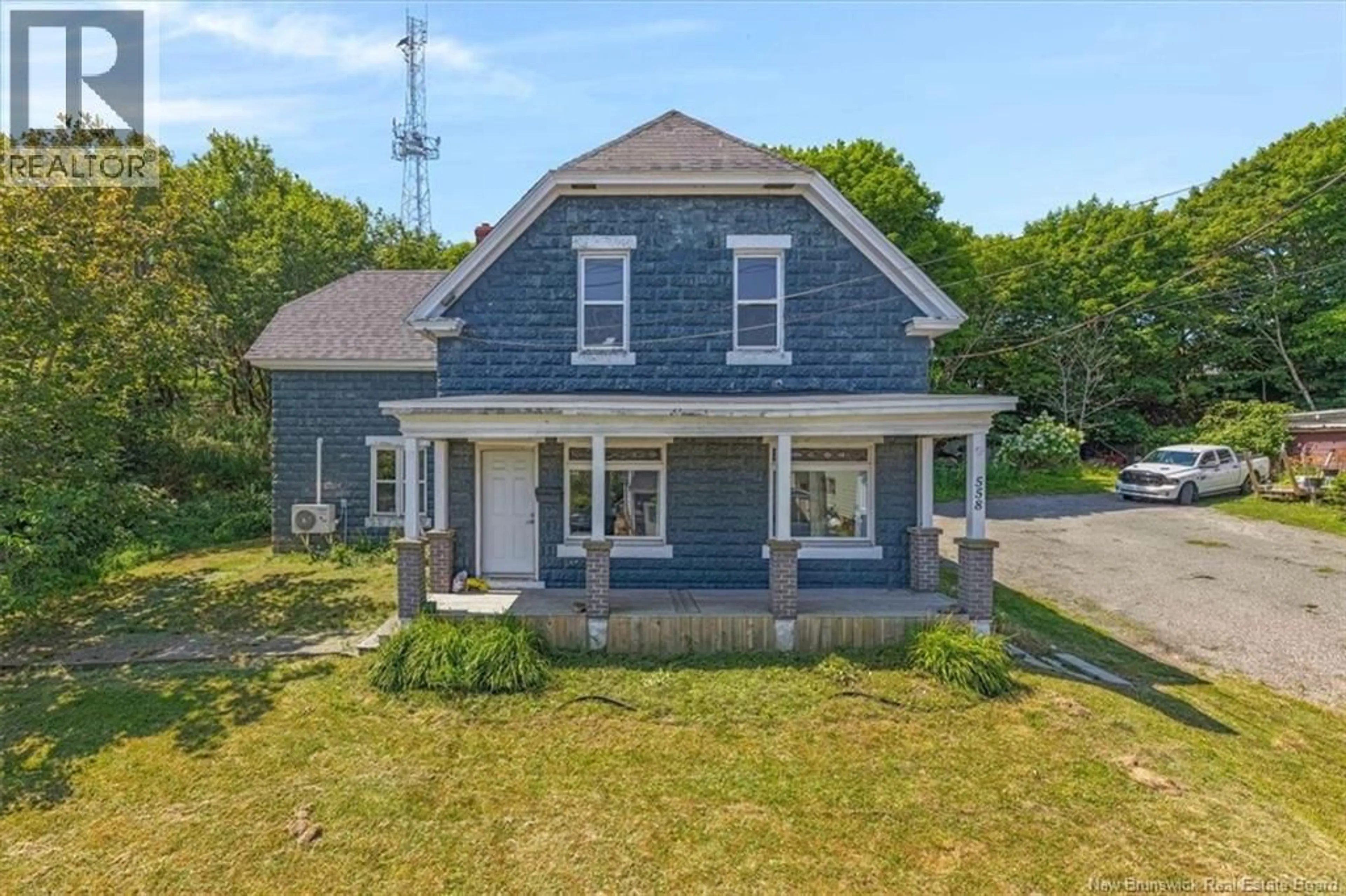 A pic from outside/outdoor area/front of a property/back of a property/a pic from drone, building for 558 LANCASTER AVENUE, Saint John New Brunswick E2M2L7