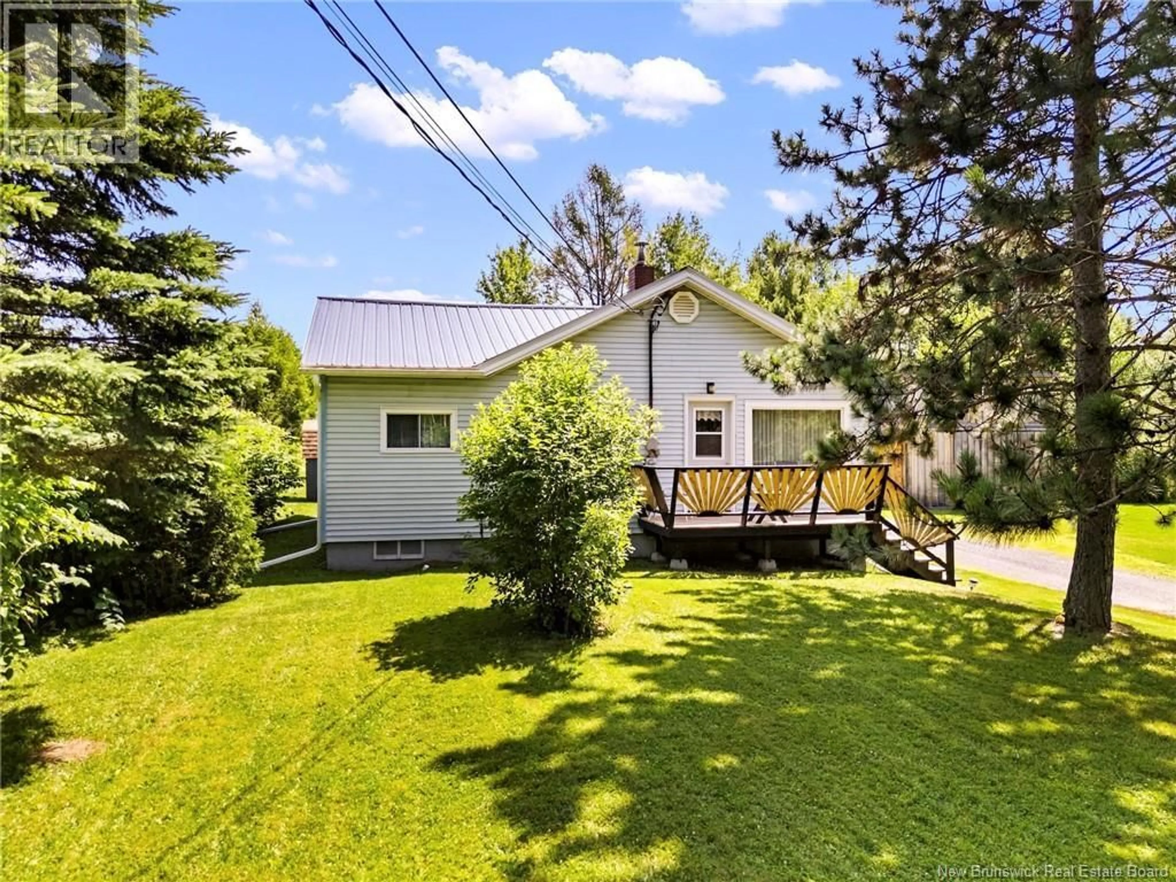 A pic from outside/outdoor area/front of a property/back of a property/a pic from drone, street for 880 PLEASANT DRIVE, Minto New Brunswick E4B2V5