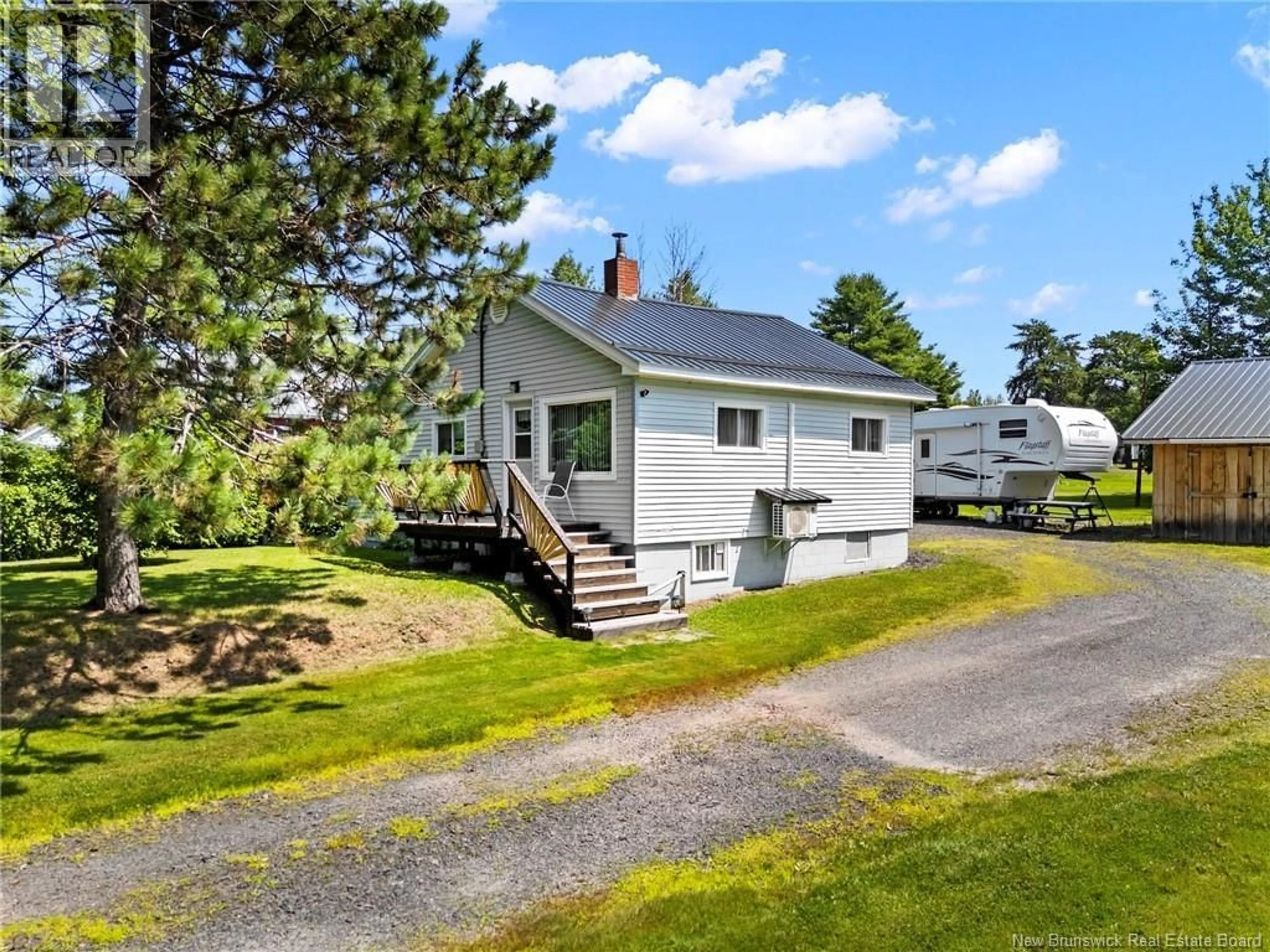 A pic from outside/outdoor area/front of a property/back of a property/a pic from drone, street for 880 PLEASANT DRIVE, Minto New Brunswick E4B2V5