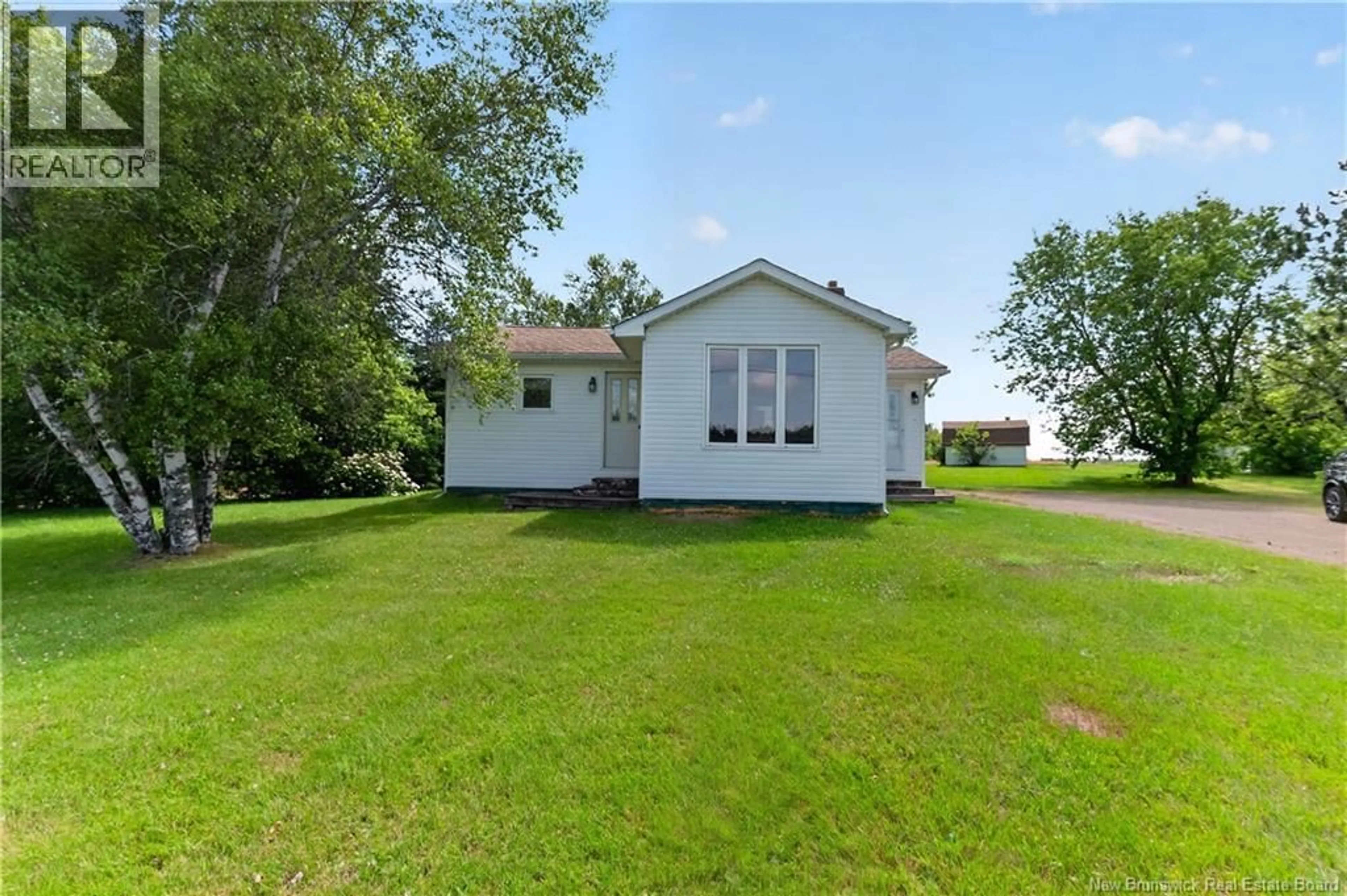 A pic from outside/outdoor area/front of a property/back of a property/a pic from drone, building for 1109 SAINT-JOSEPH, Sainte-Marie-De-Kent New Brunswick E4S2J3