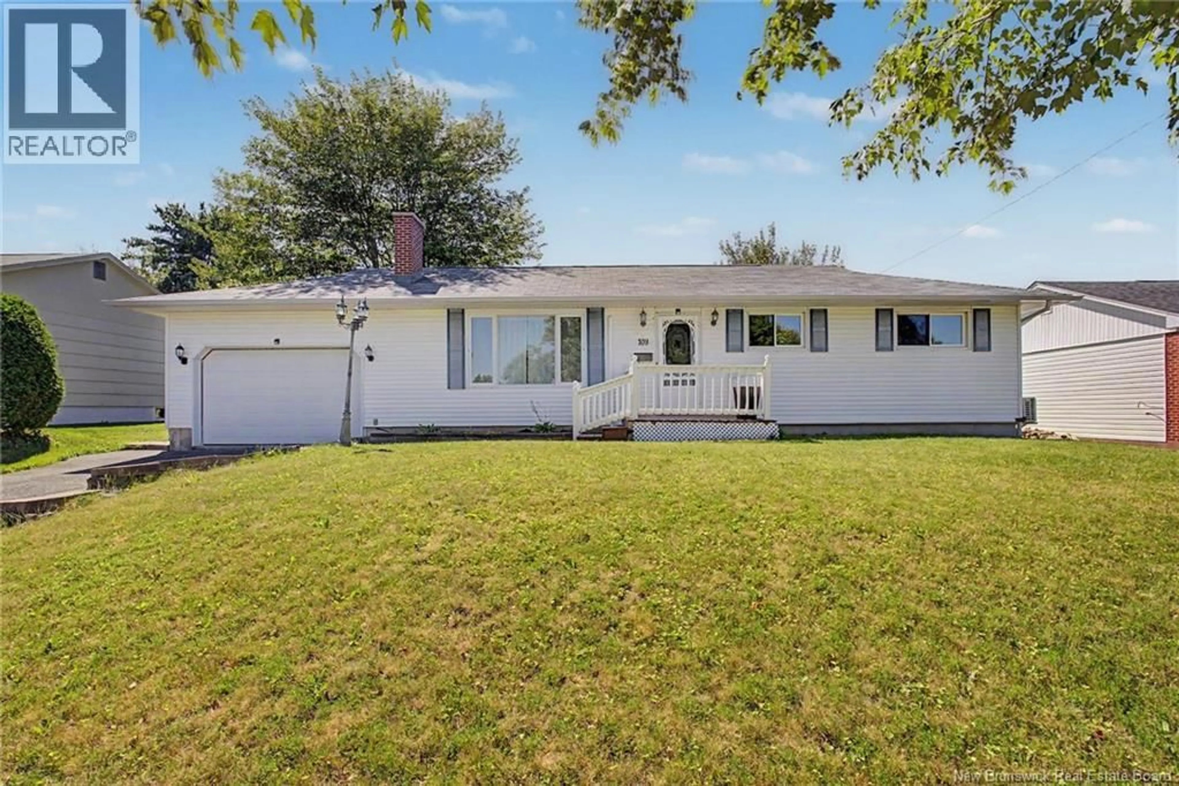 Home with vinyl exterior material, street for 109 COVENTRY CRESCENT, Fredericton New Brunswick E3B4P4
