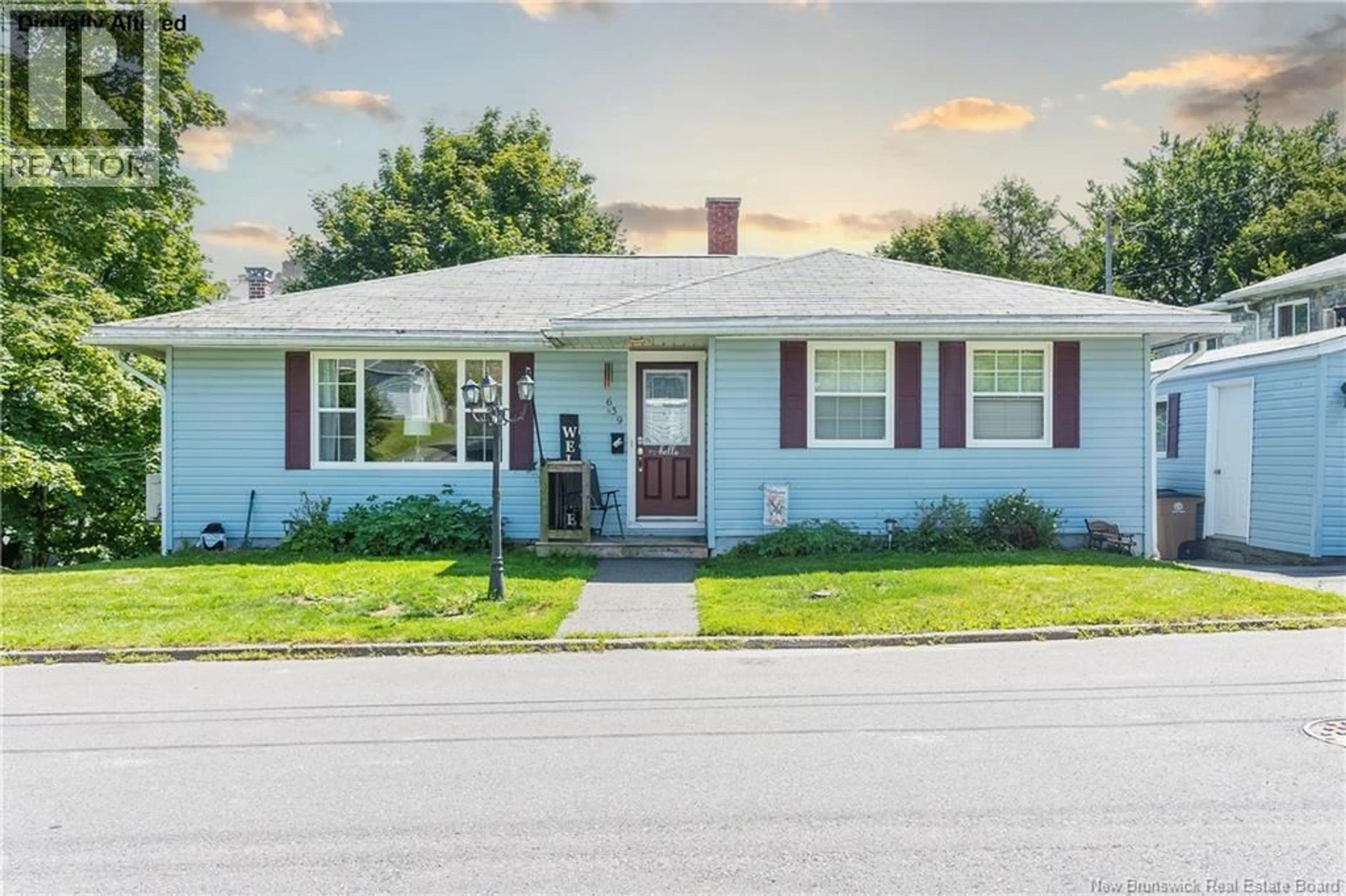 Home with vinyl exterior material, street for 639 GEORGE STREET, Saint John New Brunswick E2M3T2