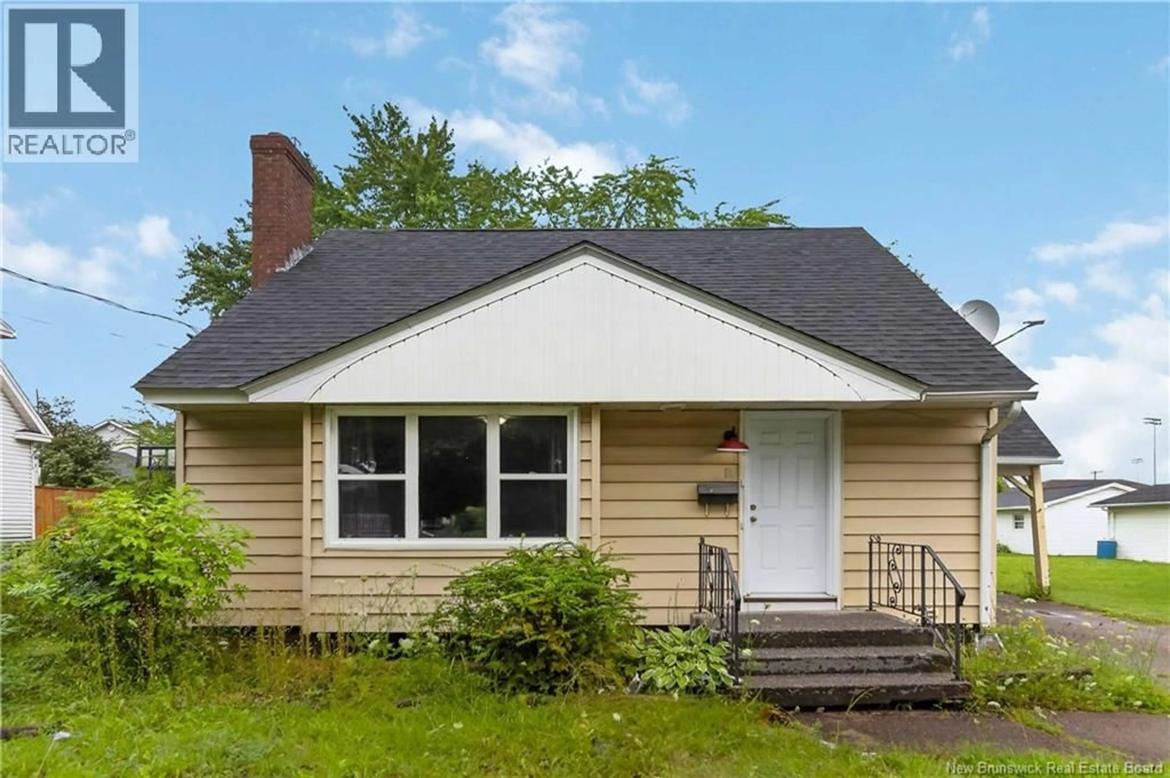 Home with vinyl exterior material, street for 11 DERBY STREET, Moncton New Brunswick E1C6Y4