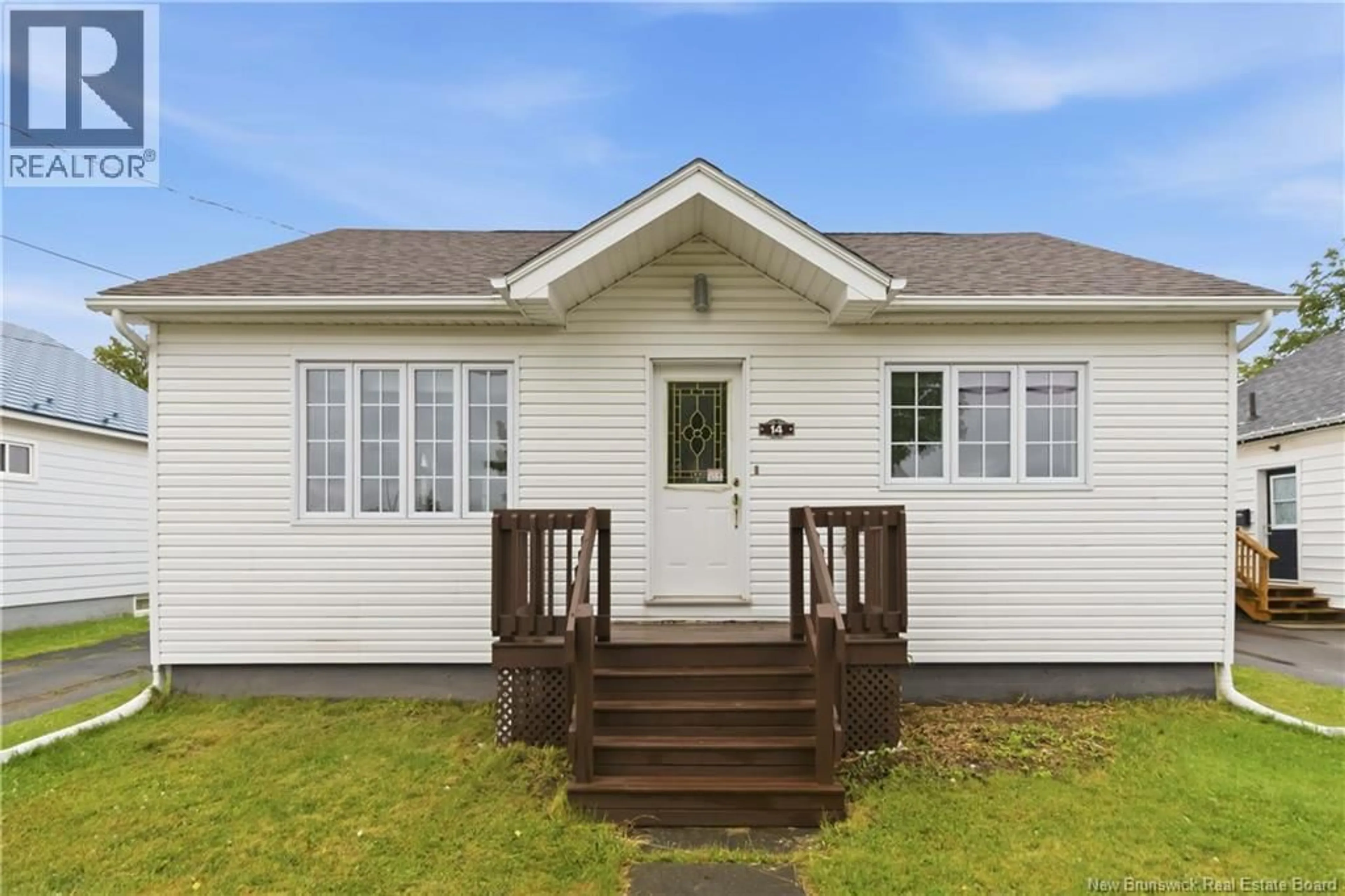 Home with vinyl exterior material, building for 14 KEILLOR STREET, Moncton New Brunswick E1C7K7